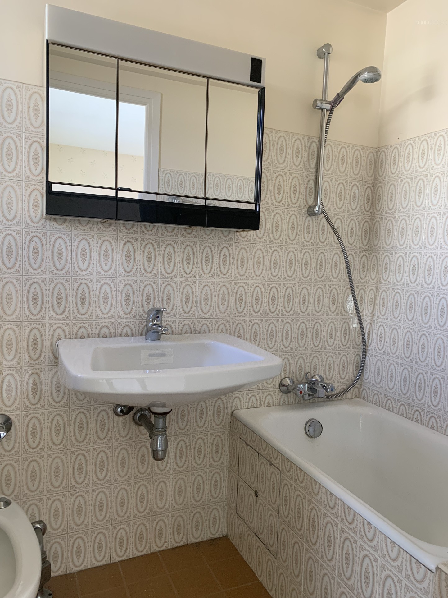 Menton : appartement trois pèces de 104 m2 en étage élevé, proche de la mer et du casino. — photo 11