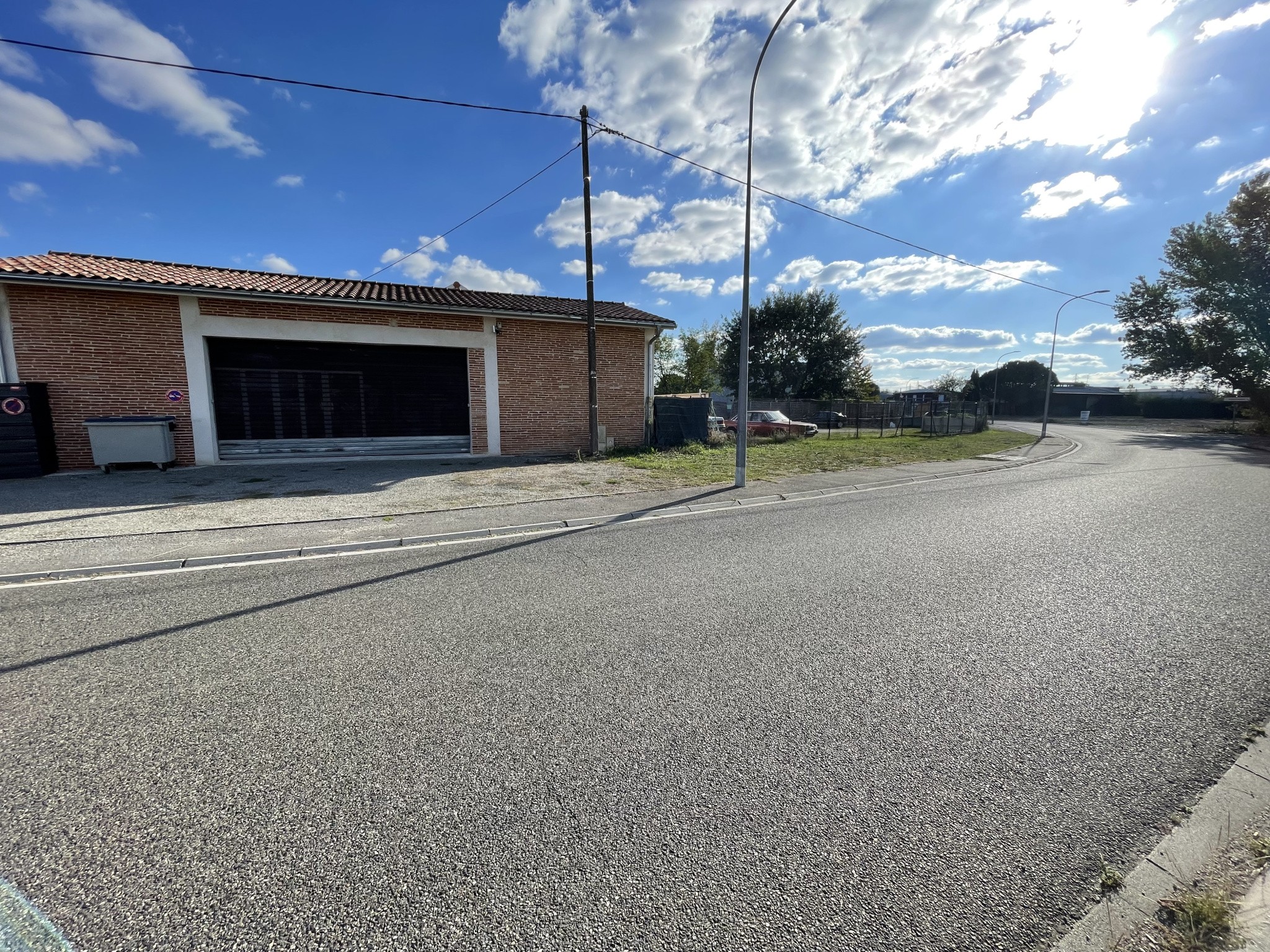 Opportunité rare   Terrain + bâtiments à fort potentiel   Zone Albasud Montauban — photo 2