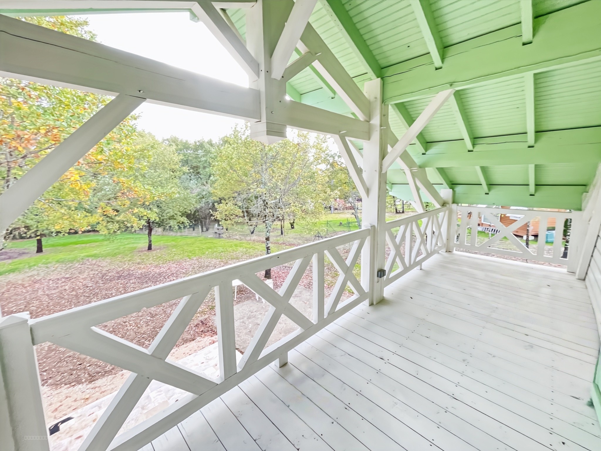 Maison - Chalet en bois de 155m2 avec 4 chambres  à Puycornet — photo 2