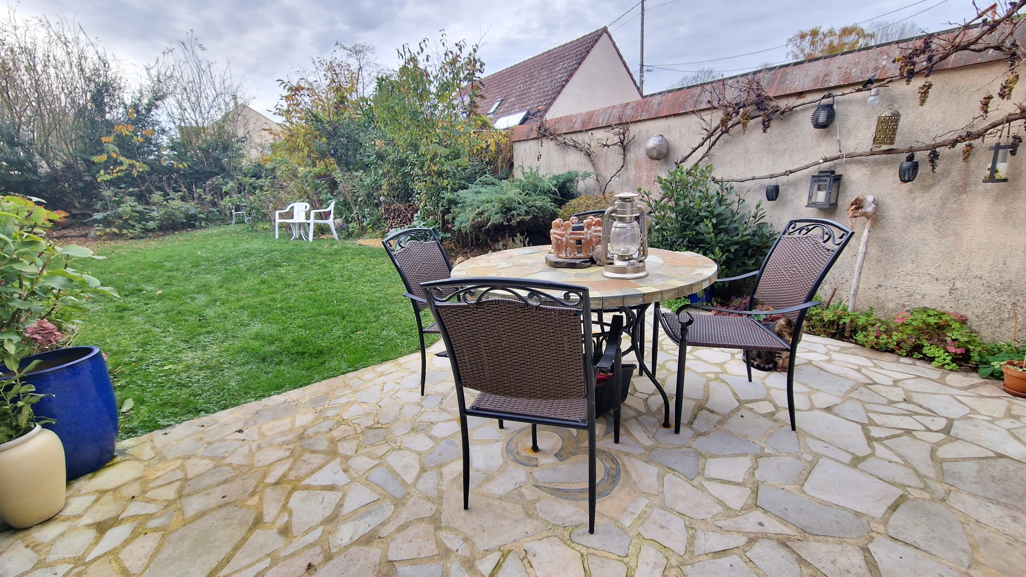 MAISON DE VILLE - 5 PIECES A MARLY LA VILLE. — photo 12