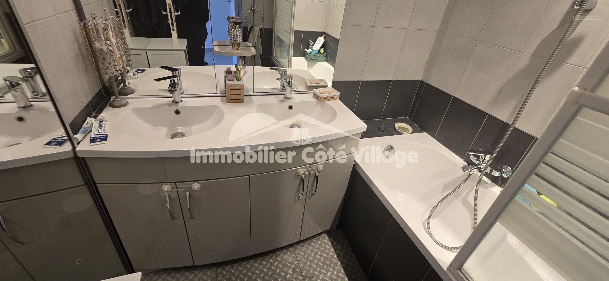 vendre   Appartement 4 pièces de 77,82 m2 à La Trinité — photo 15