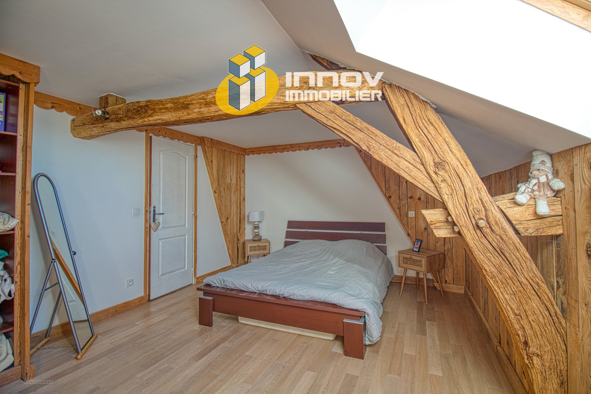 Maison avec un SPOT juste 'CANON' — photo 14