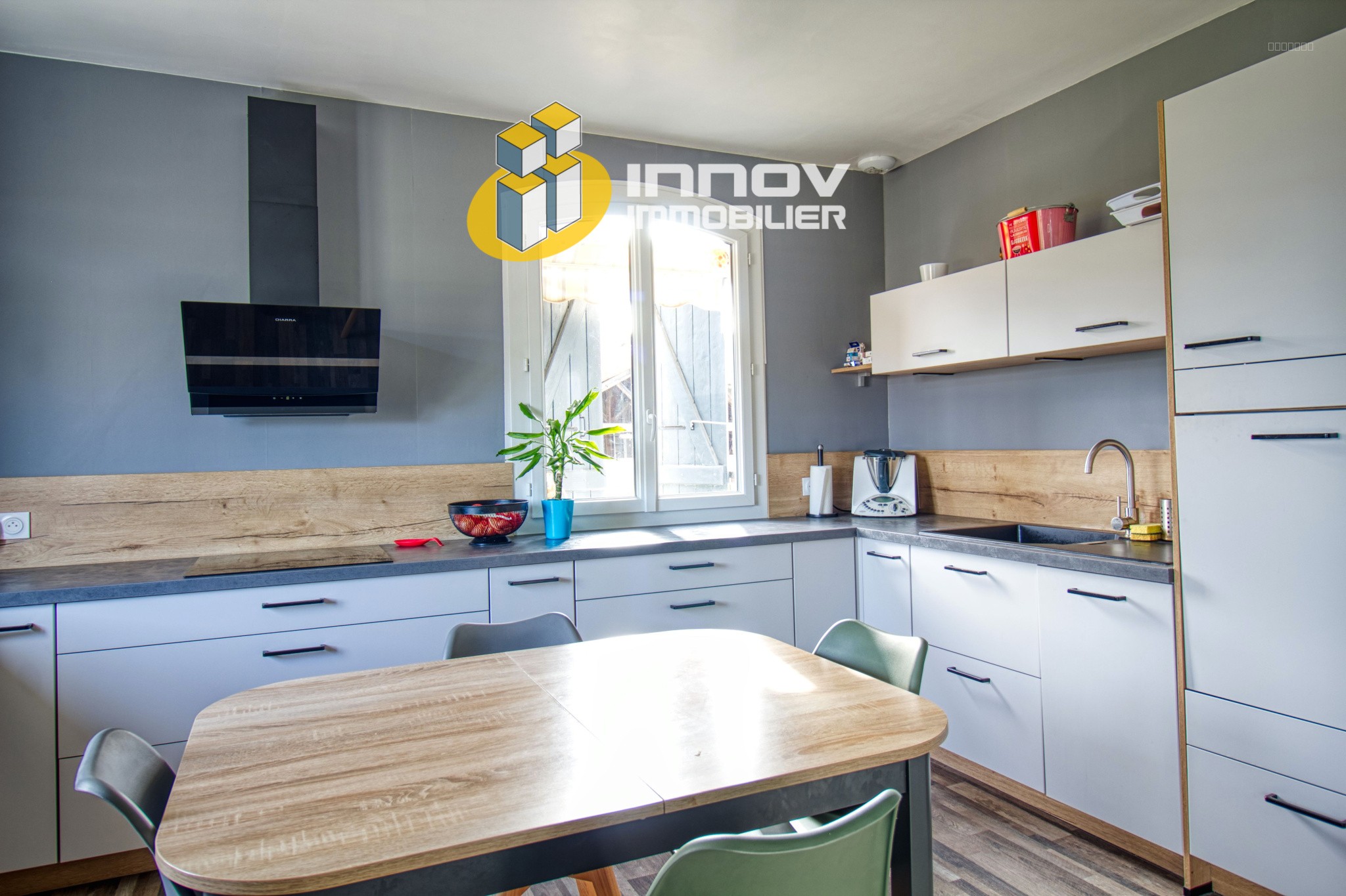 Grande maison sur sous-sol — photo 3