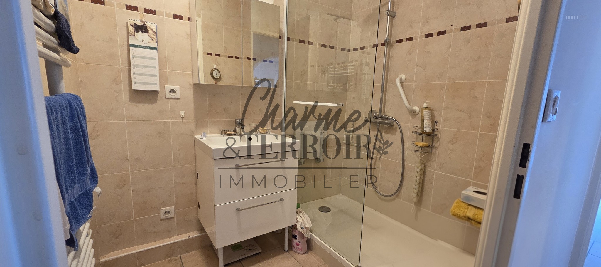 Centre ville UZES Appartement dans résidence de standing avec piscine — photo 11