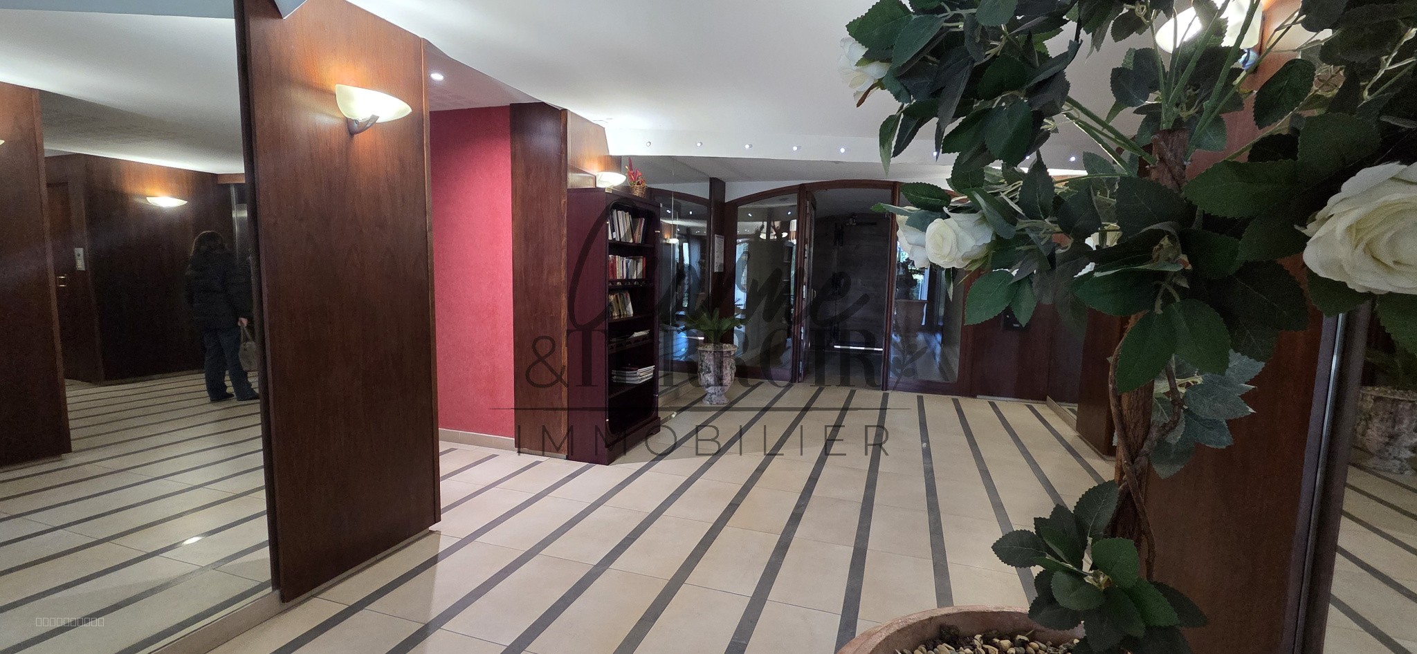 Centre ville UZES Appartement dans résidence de standing avec piscine — photo 4