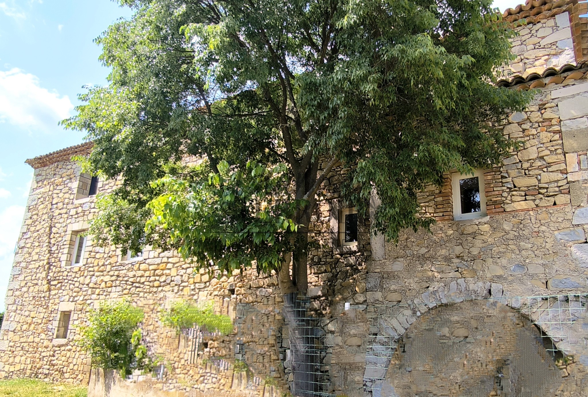 Nord Uzès Mas de village rénové de 300m2 env. sur 1247m2 de terrain — photo 14