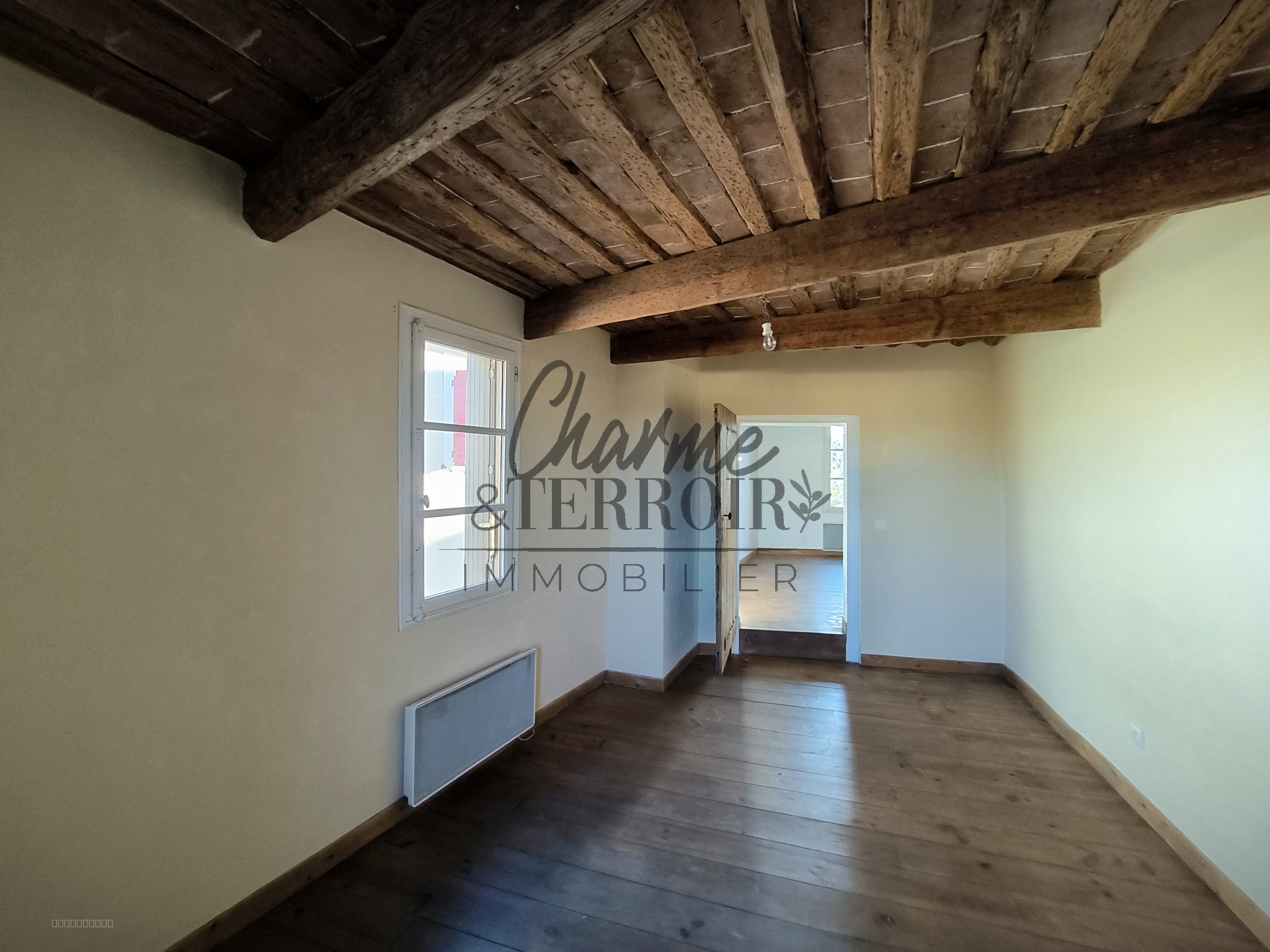 Maison de village St Quentin la Poterie — photo 12