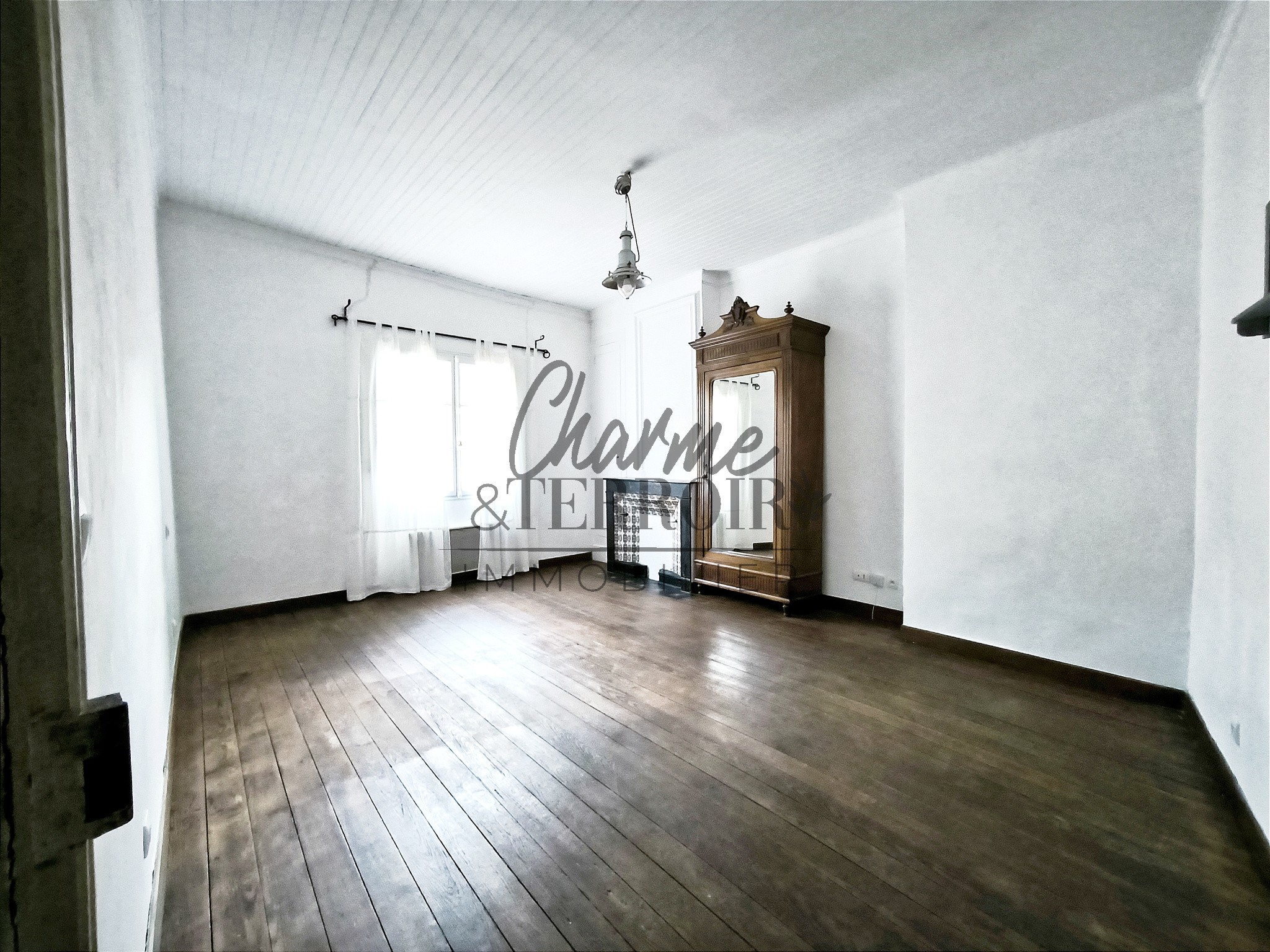 Maison de village St Quentin la Poterie — photo 8
