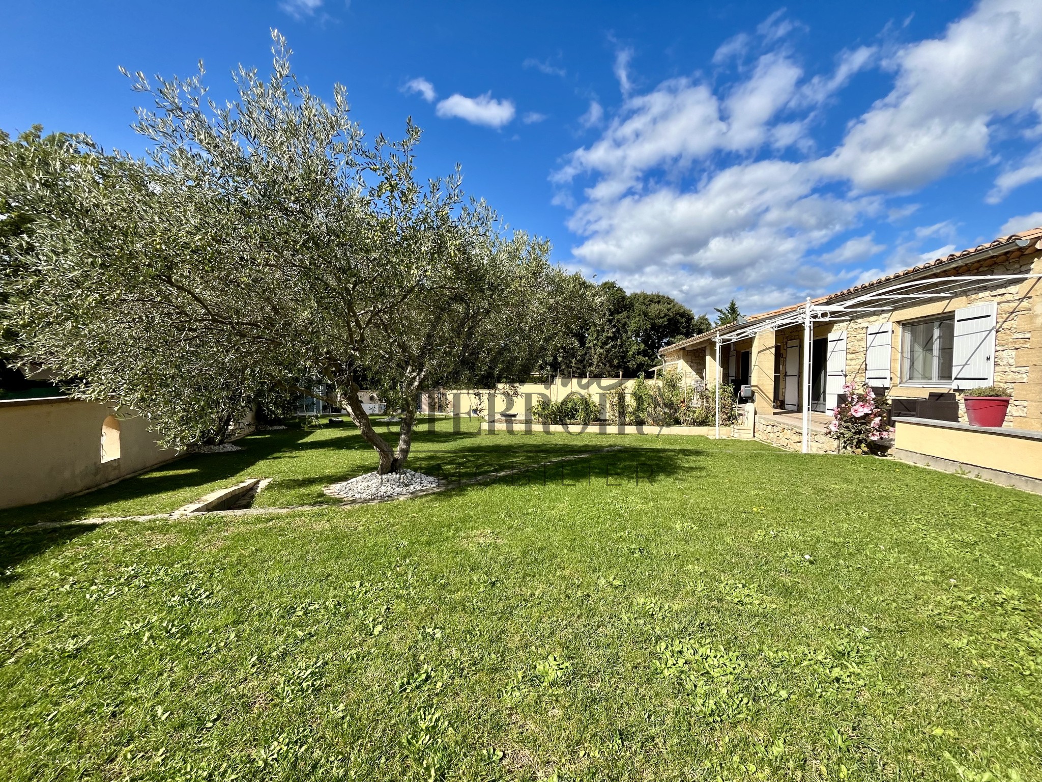 A quelques Km d'Uzès Villa de 170m2 avec piscine — photo 2