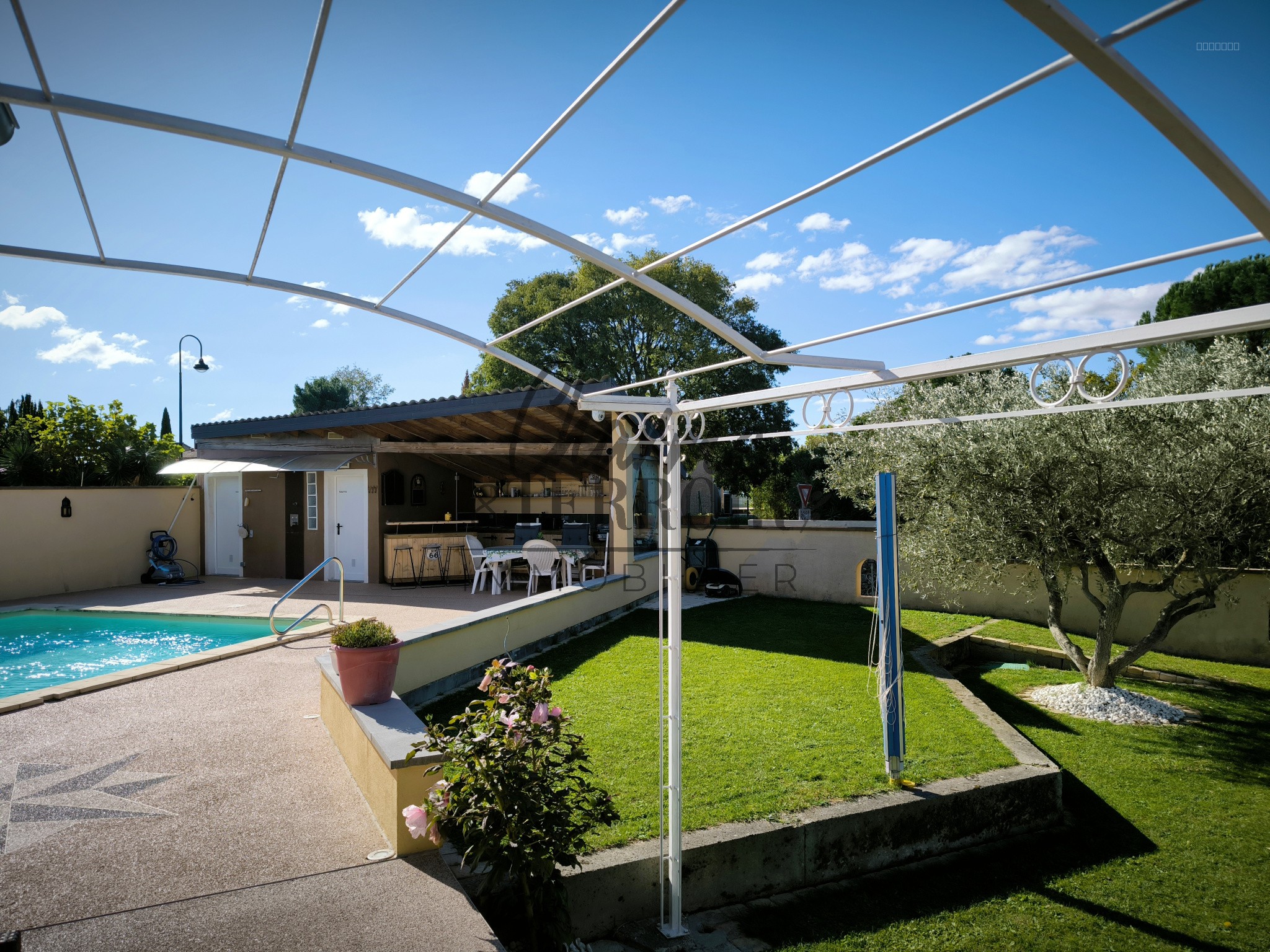 A quelques Km d'Uzès Villa de 170m2 avec piscine — photo 7