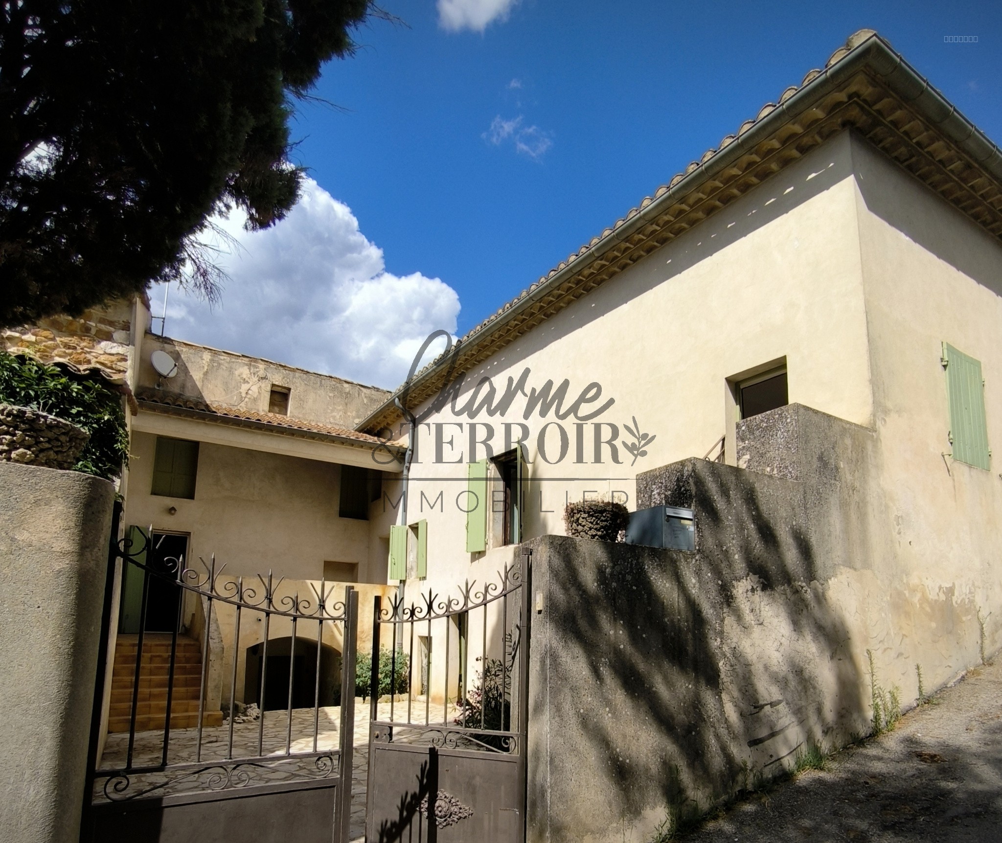 A 15 mn d'Uzès grande maison de village rénovée avec cour — photo 3