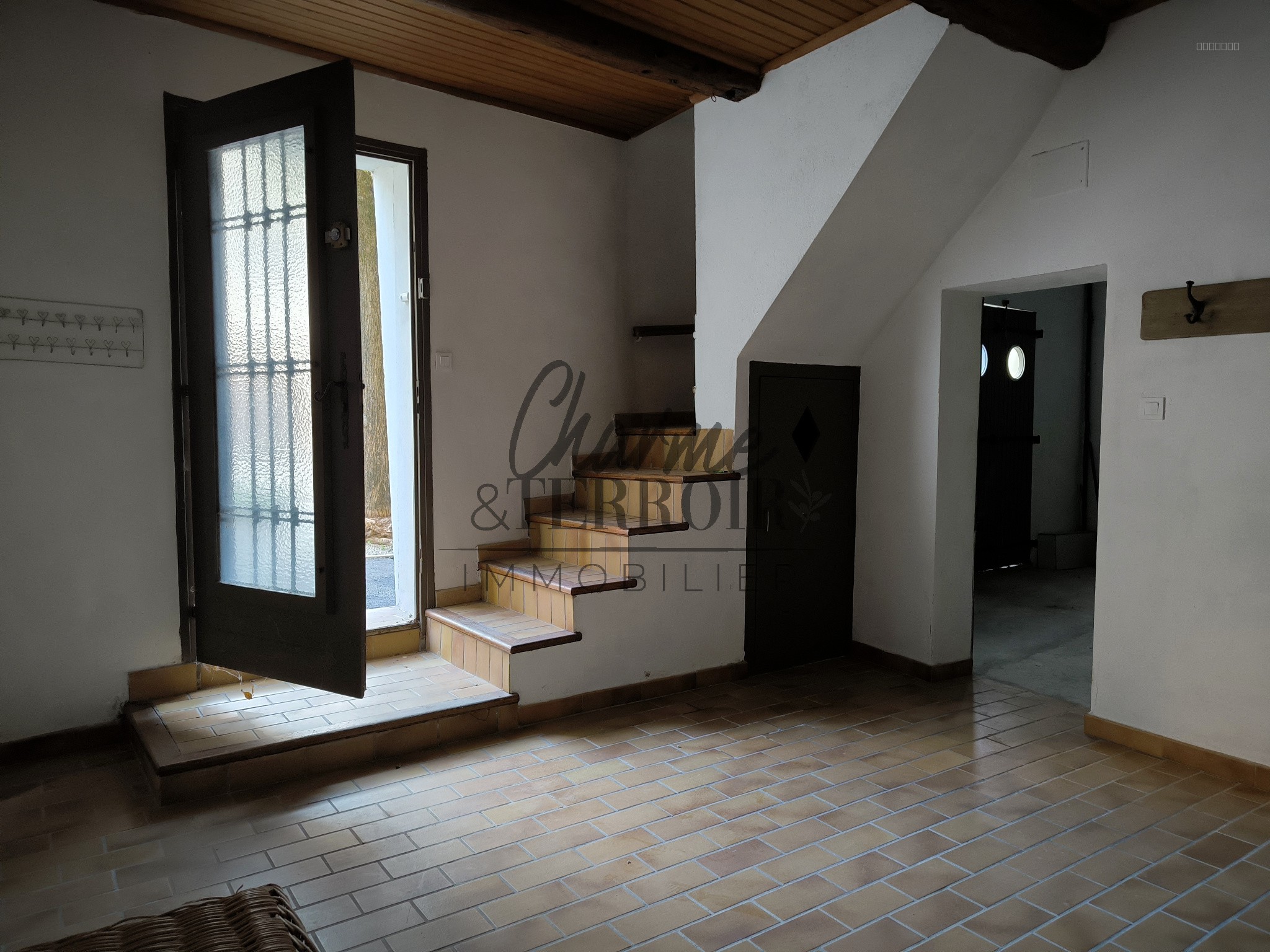 Maison de village St Quentin la Poterie — photo 3
