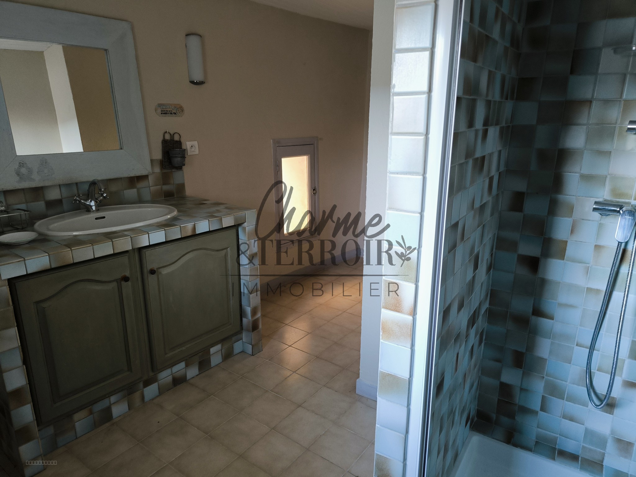 Maison de village St Quentin la Poterie — photo 14