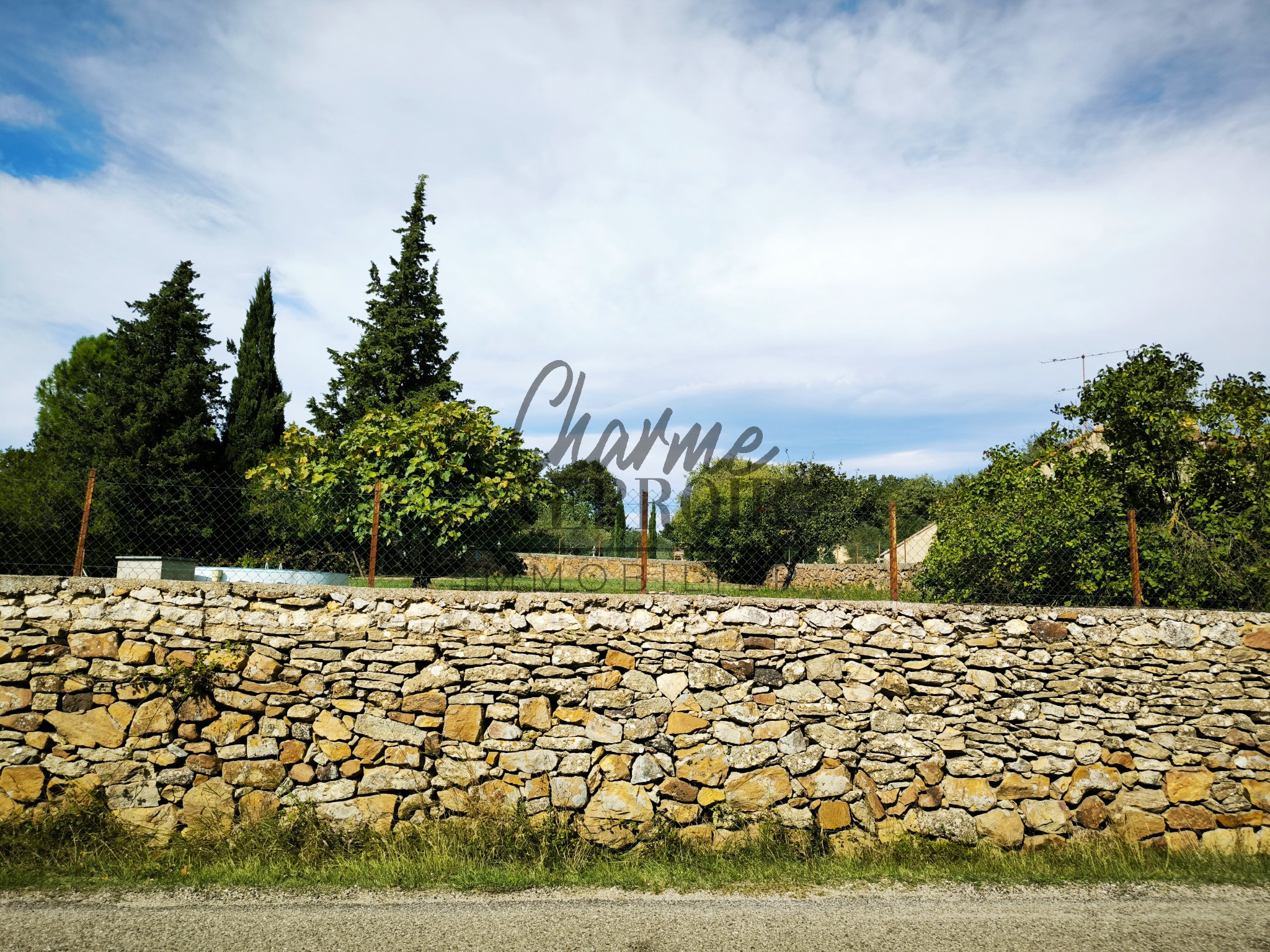 A 12 mn d'Uzès très beau terrain à bâtir éligible au PTZ pour les primo accédants ! — photo 2