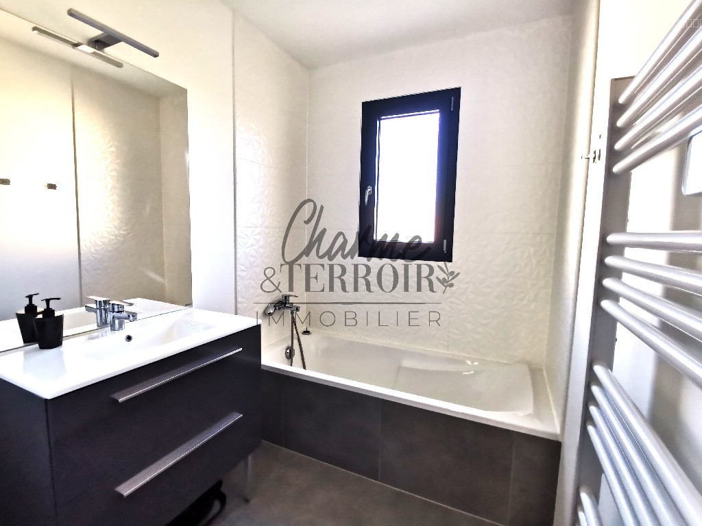 Villa contemporaine 130 m2 habitables avec piscine et dépendance, au calme non isolée, entre Uzès et Barjac. — photo 19