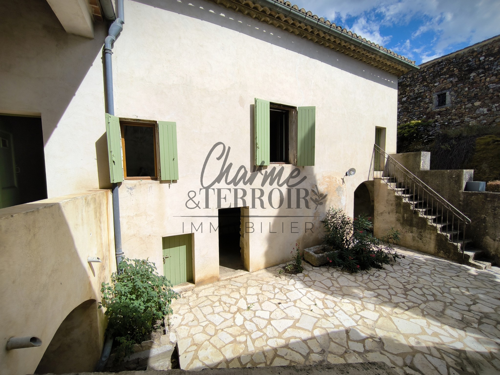 A 15 mn d'Uzès grande maison de village rénovée avec cour — photo 2