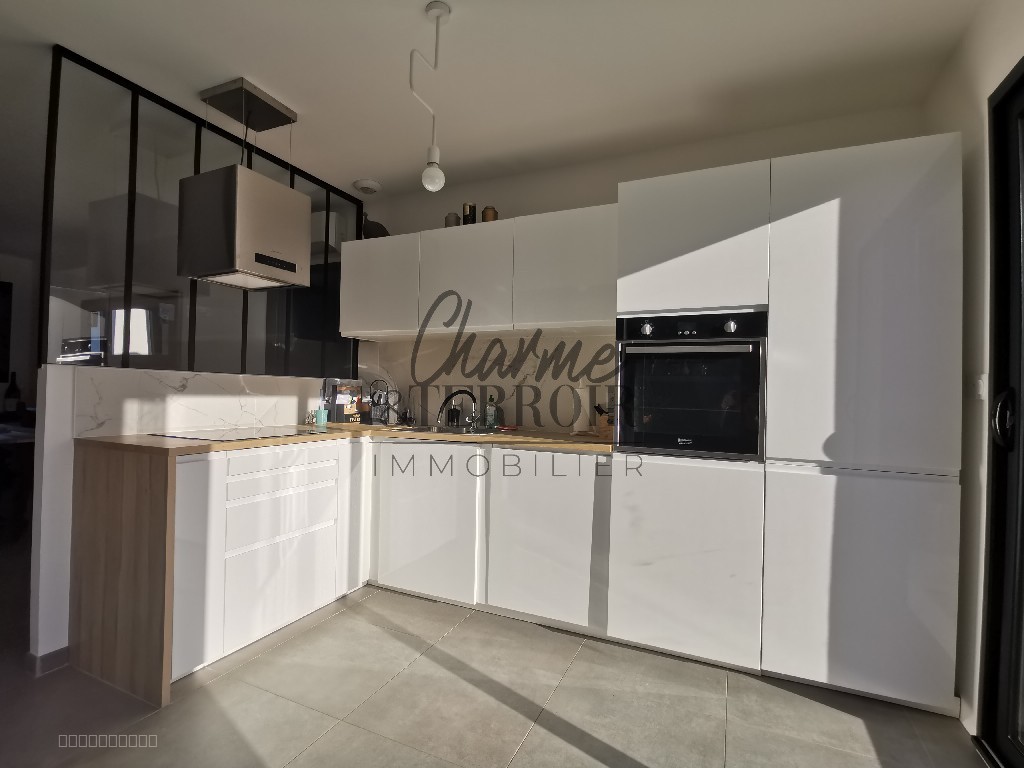 Villa contemporaine 130 m2 habitables avec piscine et dépendance, au calme non isolée, entre Uzès et Barjac. — photo 14