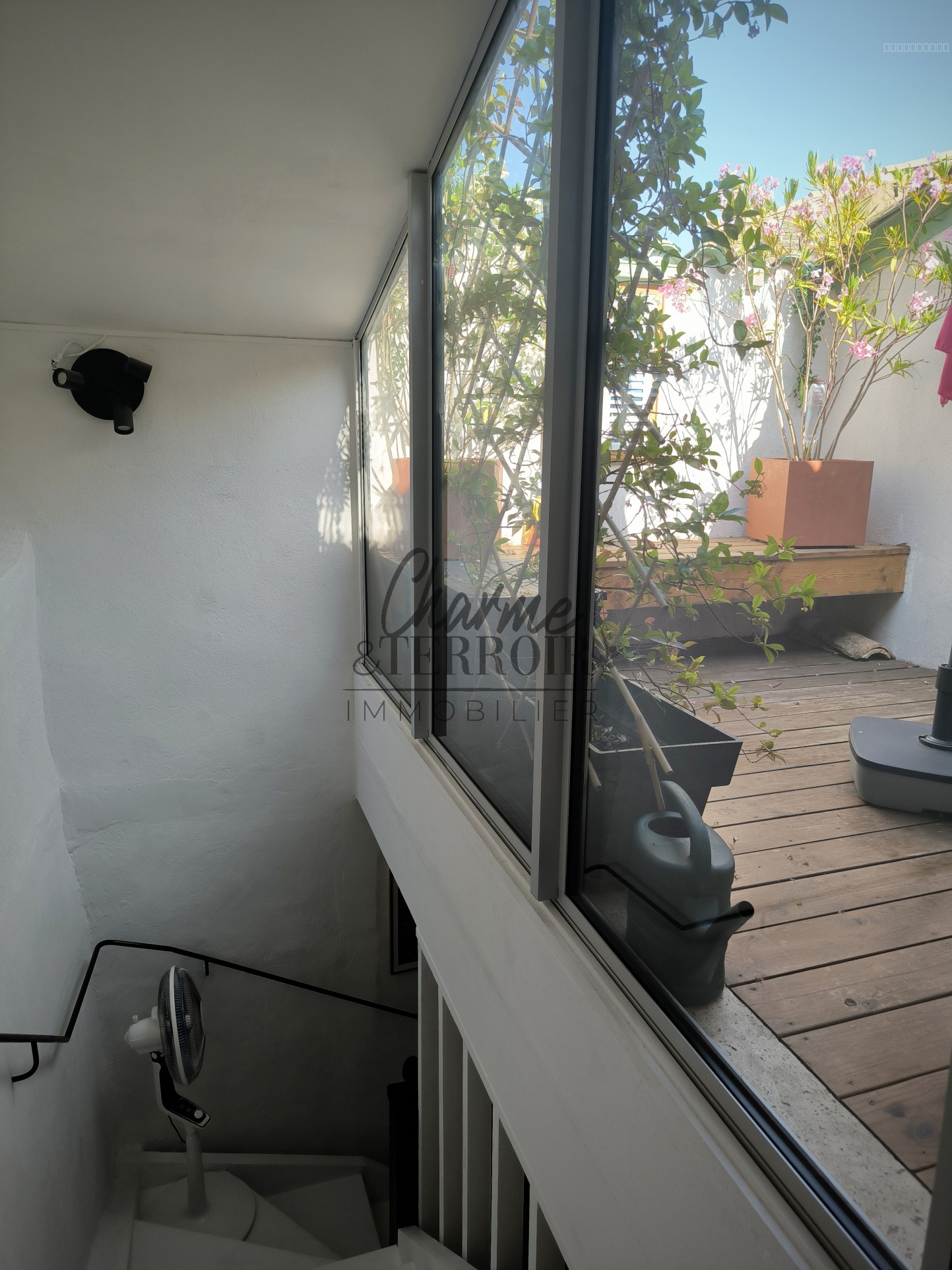 Saint-Quentin-La-Poterie, maison de village avec terrasse — photo 7