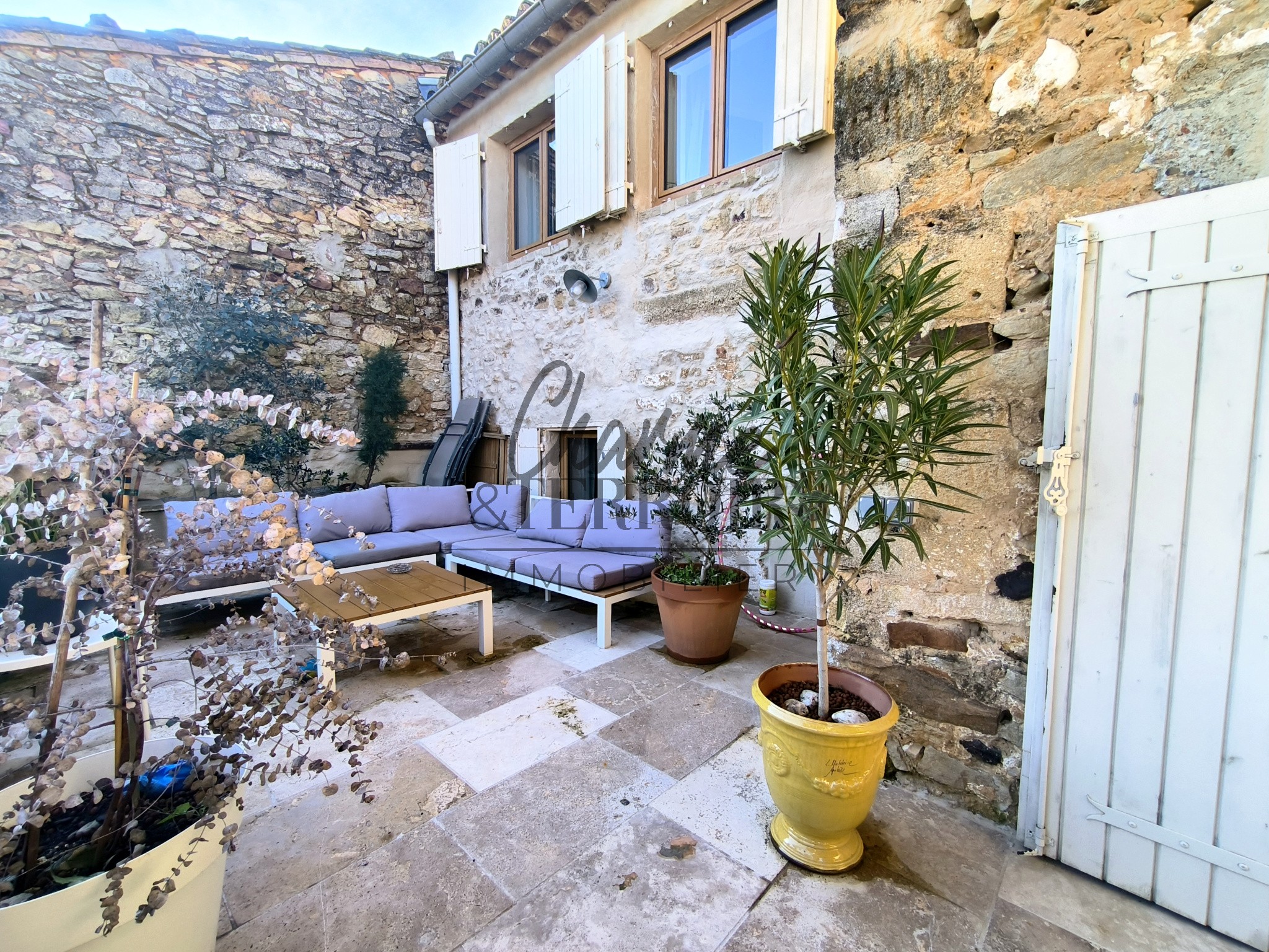 Proche Uzès, maison de village rénovée avec terrasse — photo 5