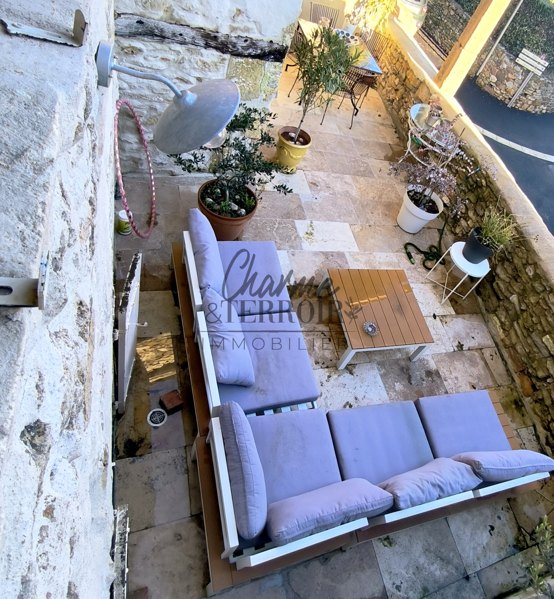 Proche Uzès, maison de village rénovée avec terrasse — photo 6