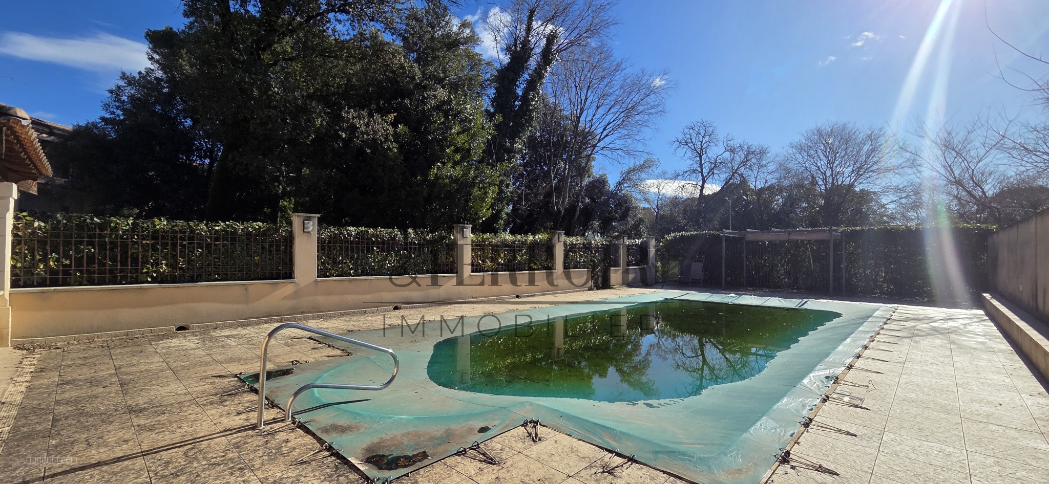 Centre ville UZES Appartement dans résidence de standing avec piscine — photo 14