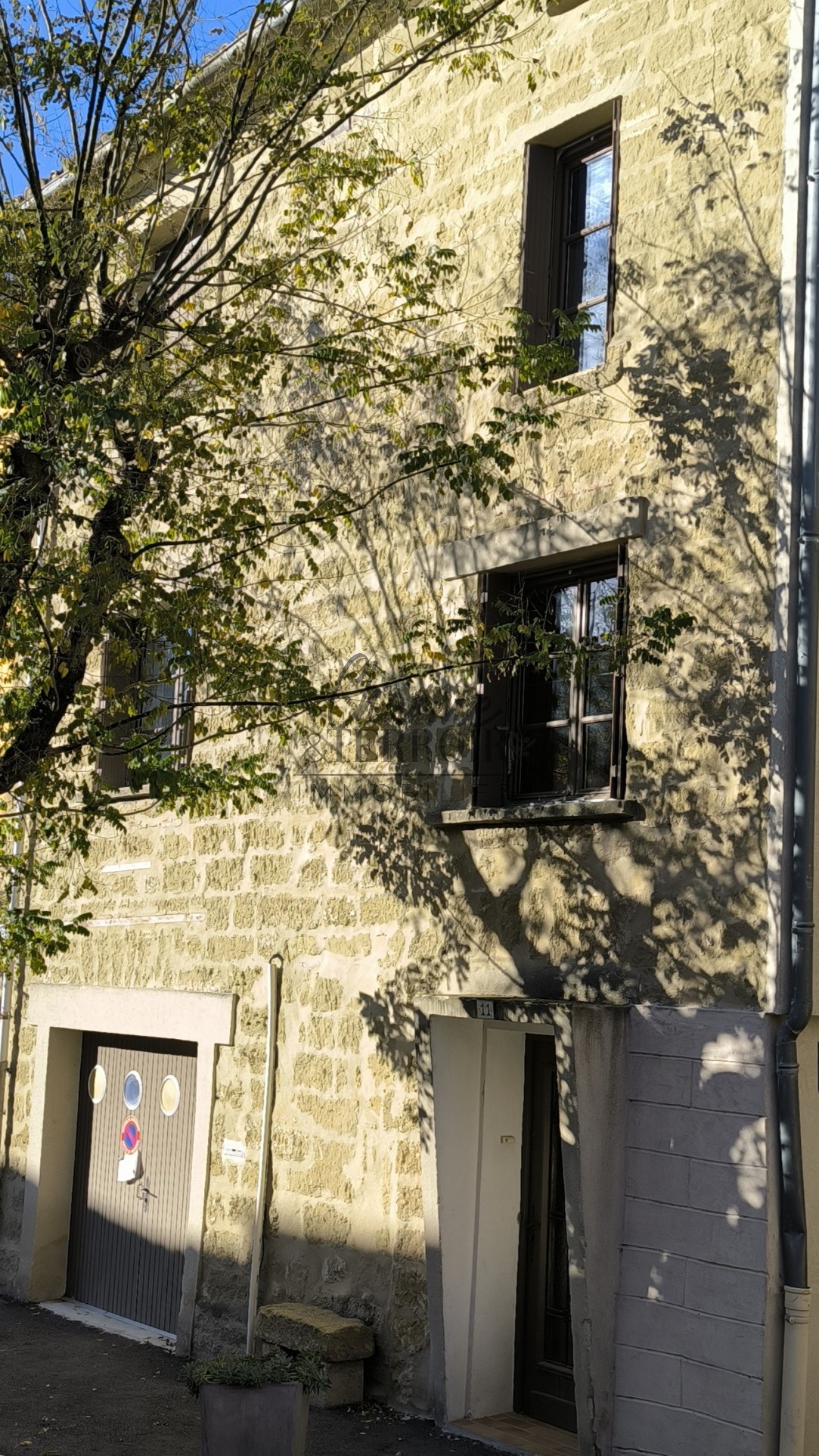 Maison de village St Quentin la Poterie — photo 4