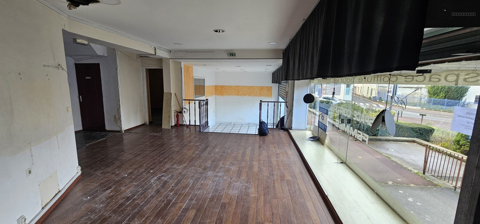 LOCAL COMMERCIAL - A LOUER - 90 M2 - IBI IMMOBILIER — photo 17