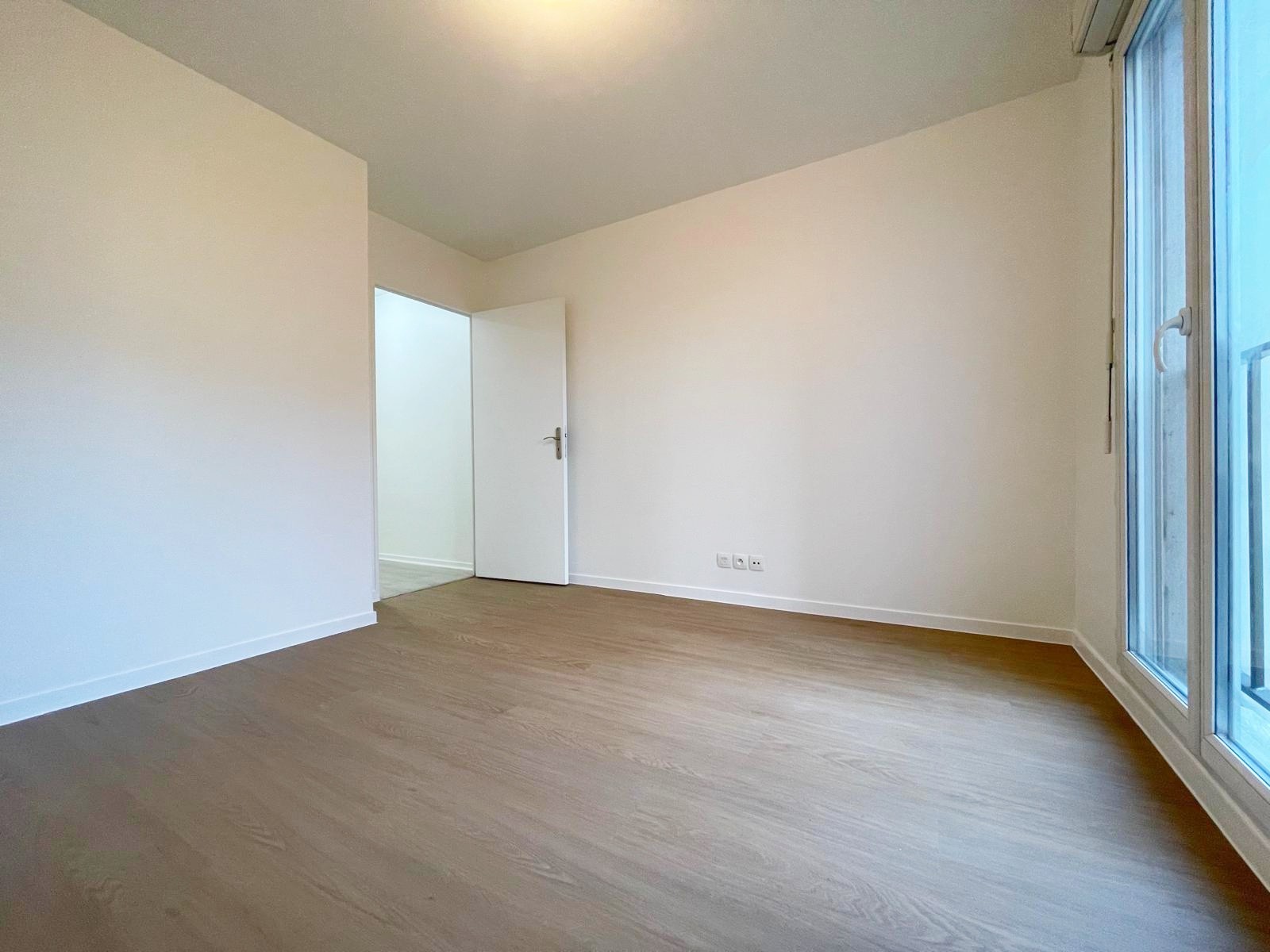 APPARTEMENT - T3 - 56.01 M2 - SAINT-DENIS (93200) — photo 8