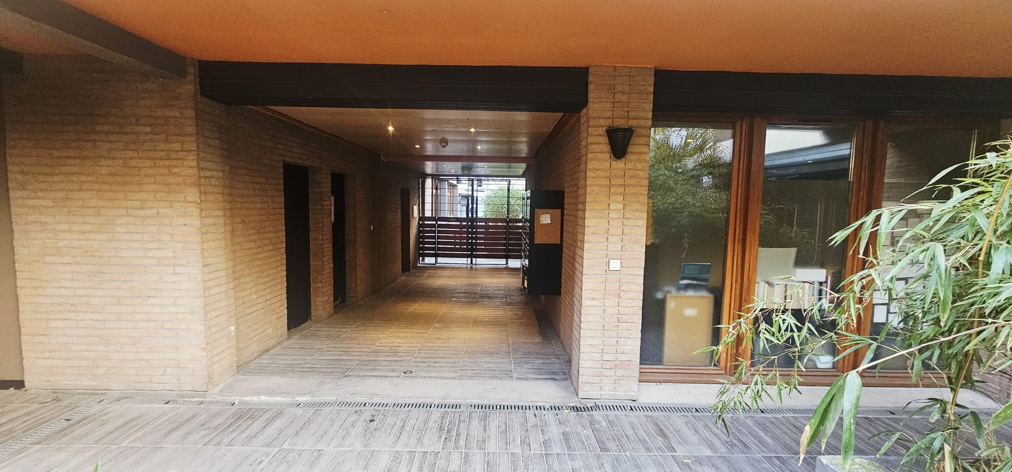 A VENDRE - BUREAUX - 155m2 - LA PLAINE SAINT DENIS — photo 10