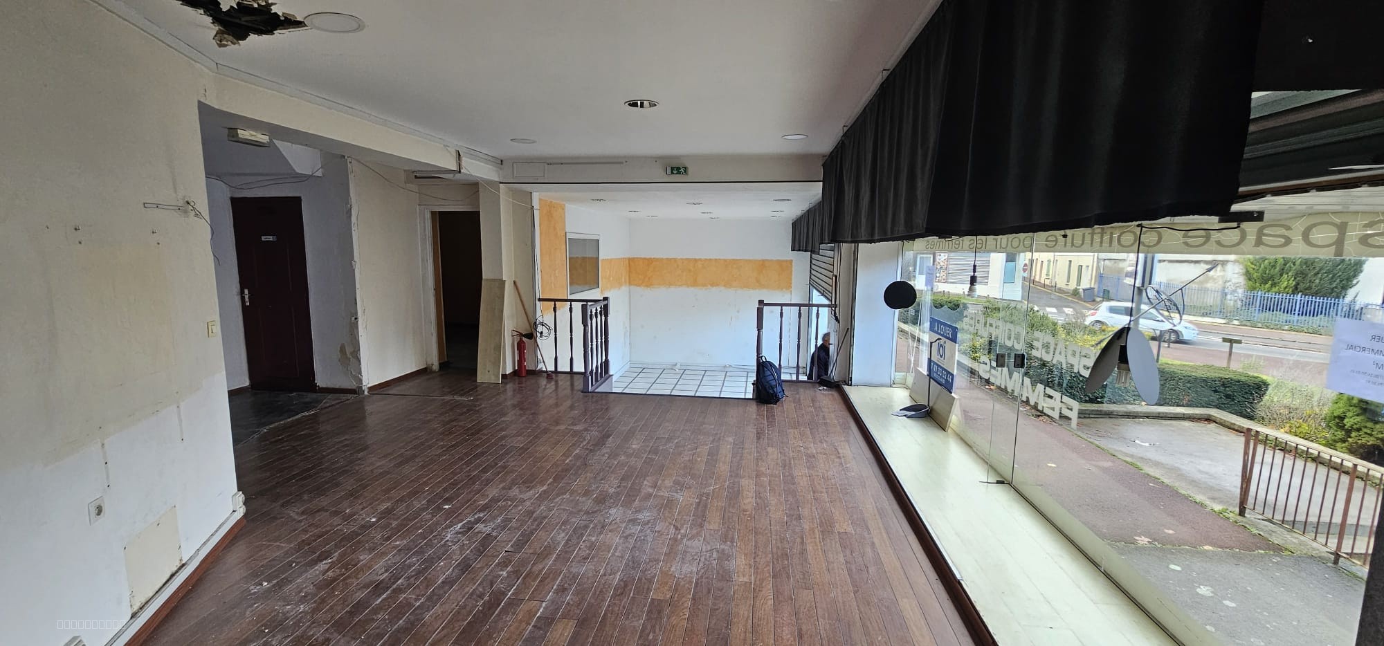 LOCAL COMMERCIAL - A LOUER - 90 M2 - IBI IMMOBILIER — photo 14