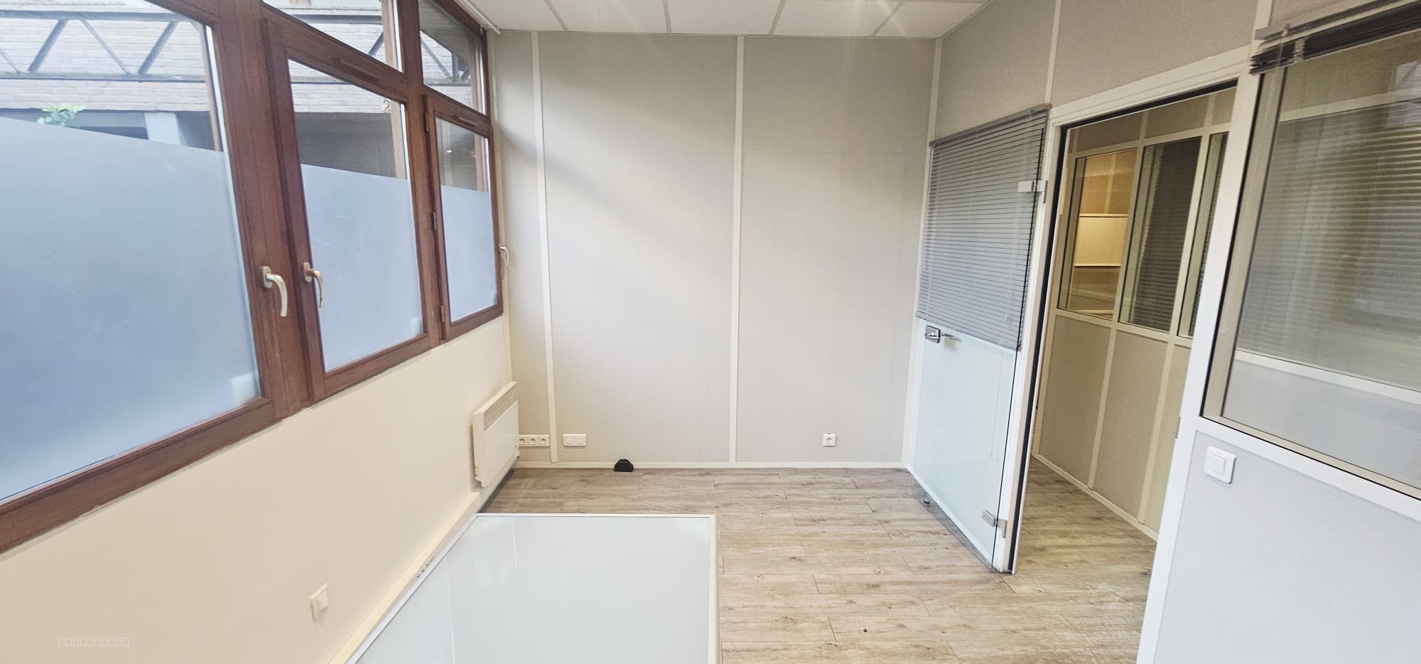 A VENDRE - BUREAUX - 155m2 - LA PLAINE SAINT DENIS — photo 18