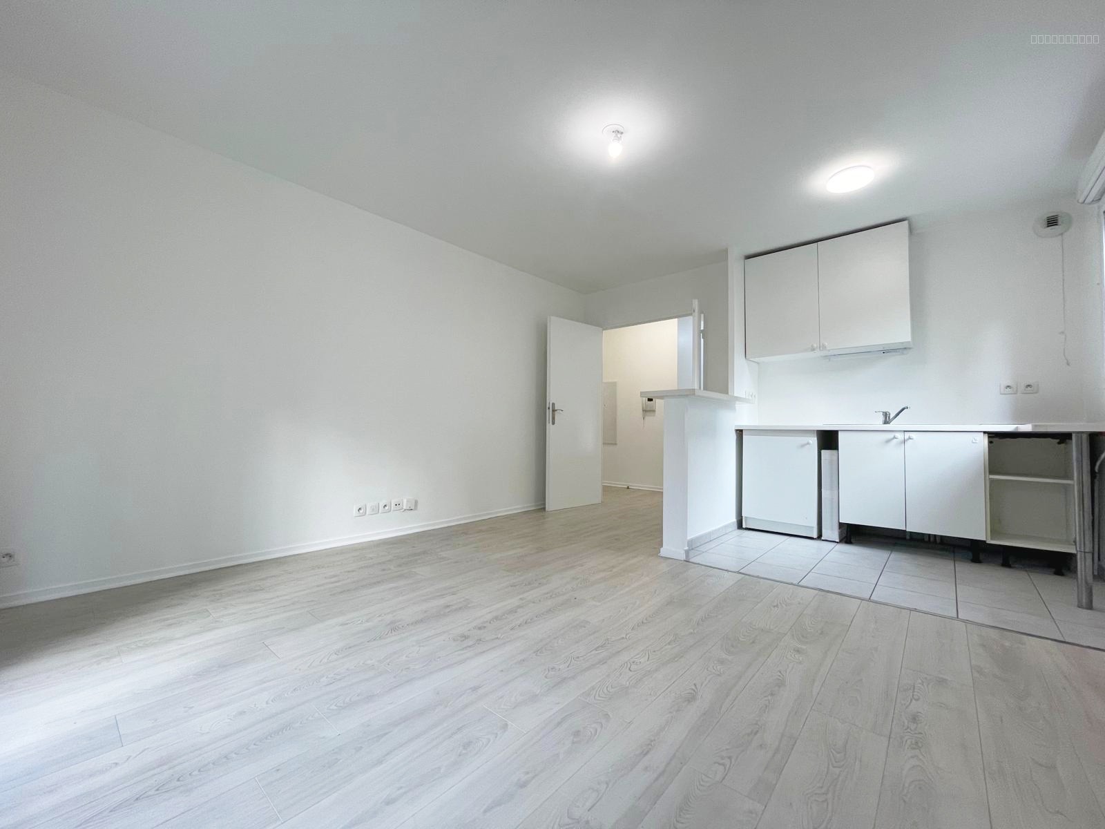 APPARTEMENT - T3 - 56.01 M2 - SAINT-DENIS (93200) — photo 5