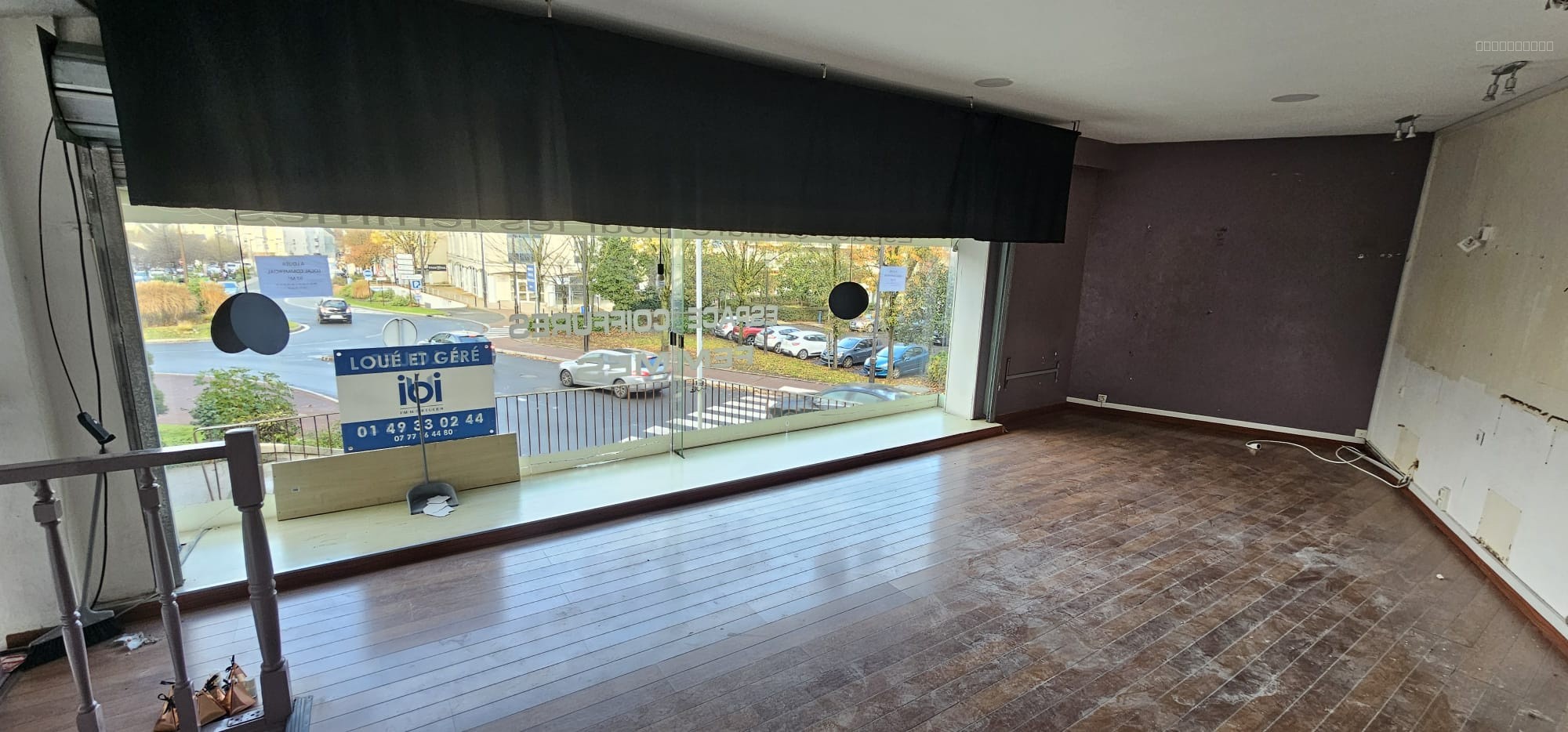LOCAL COMMERCIAL - A LOUER - 90 M2 - IBI IMMOBILIER — photo 9