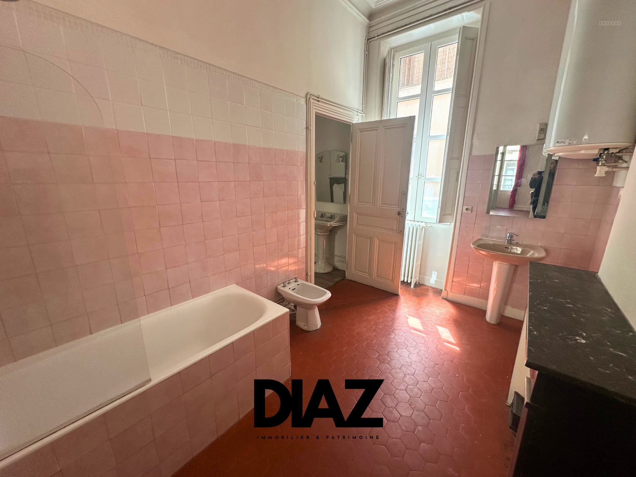 Appartement T5   142 m2   R+1 — photo 7