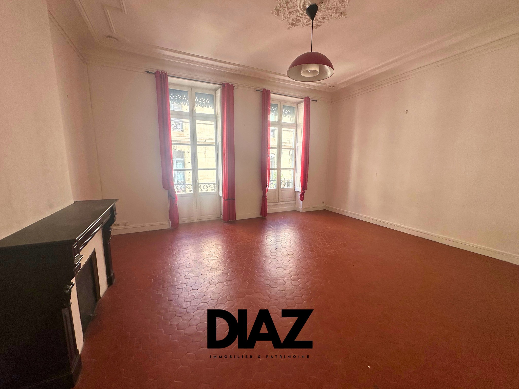 Appartement T5   142 m2   R+1 — photo 2