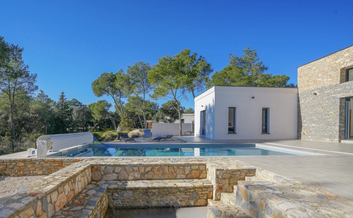 Élégante Villa Familiale avec Piscine dans Résidence Sécurisée — photo 2