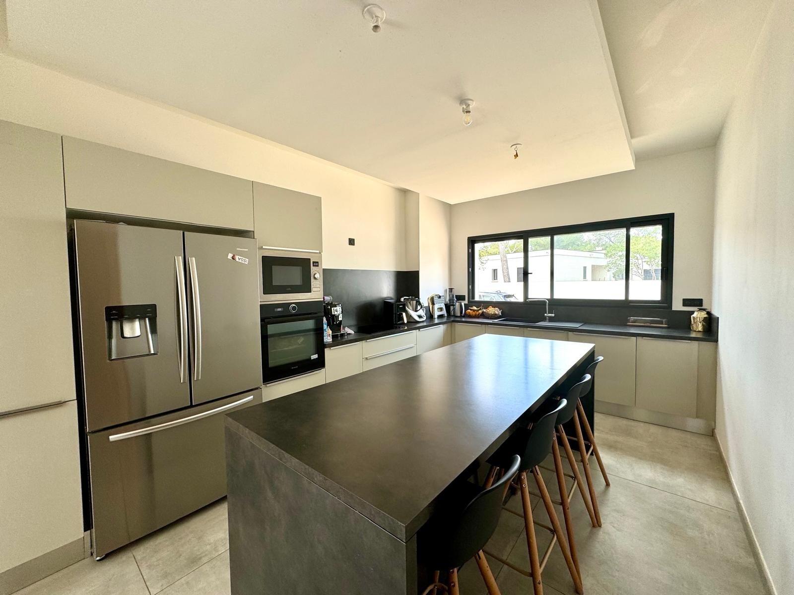 Élégante Villa Familiale avec Piscine dans Résidence Sécurisée — photo 5