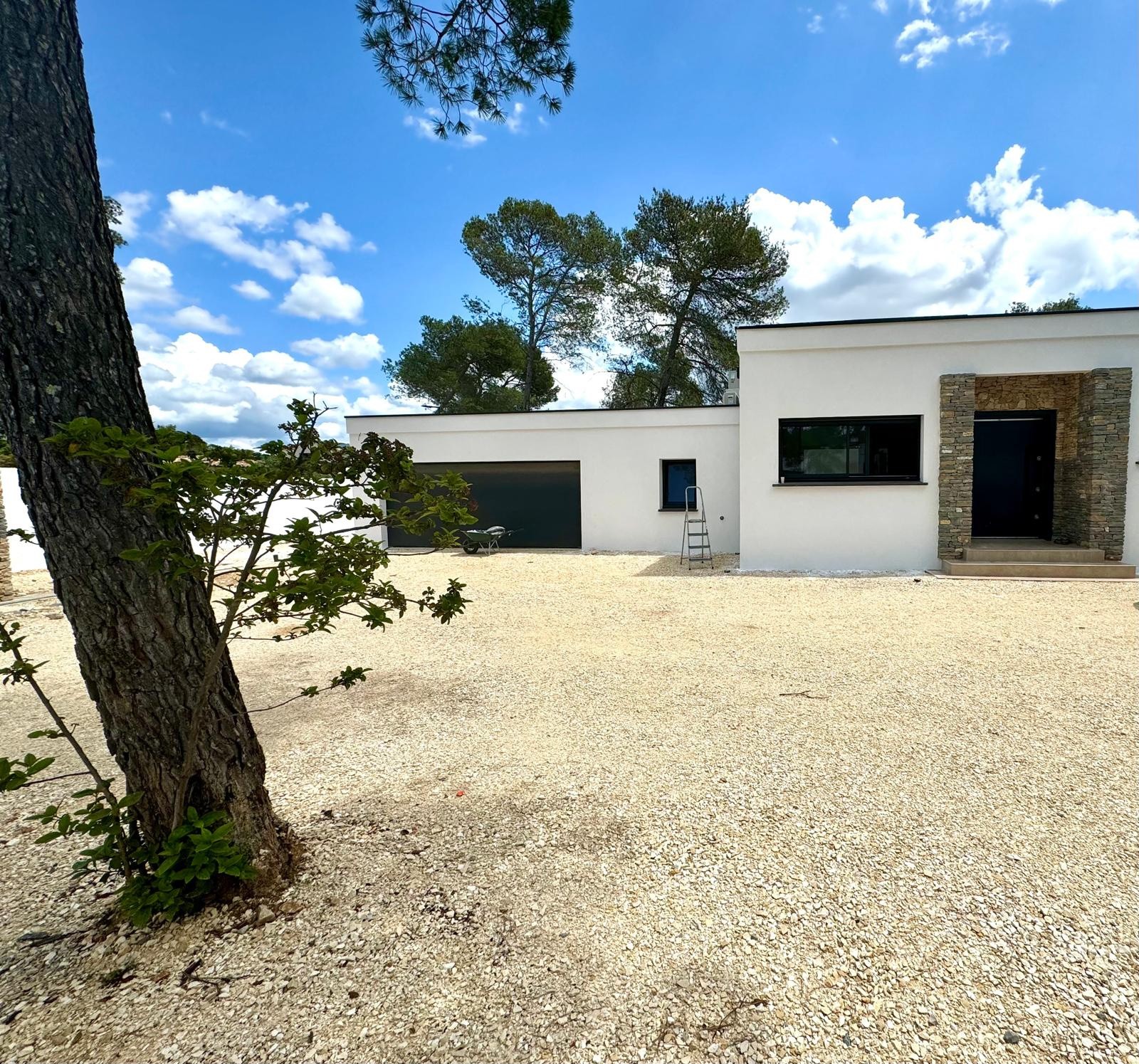 Élégante Villa Familiale avec Piscine dans Résidence Sécurisée — photo 10