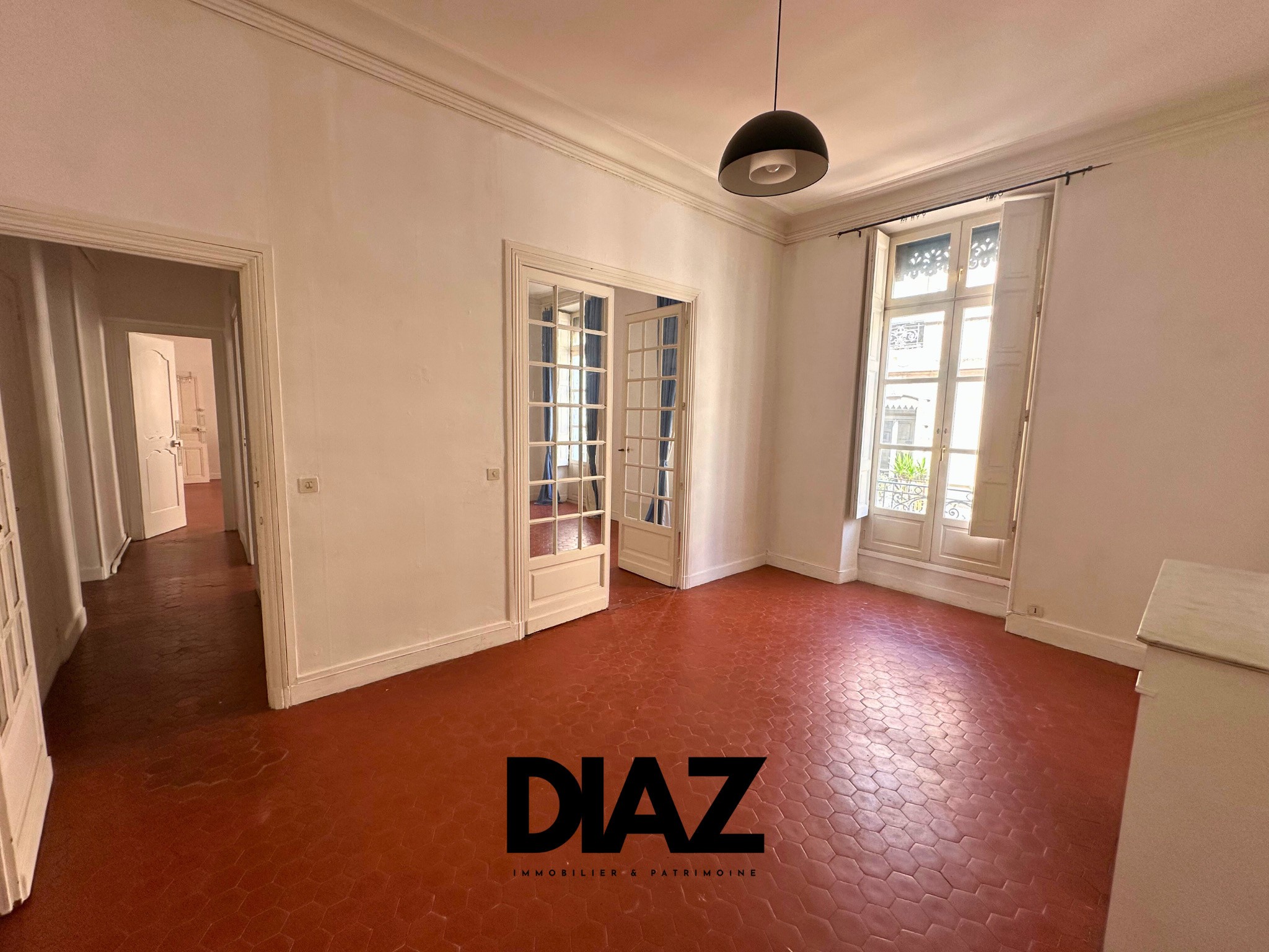 Appartement T5   142 m2   R+1 — photo 5