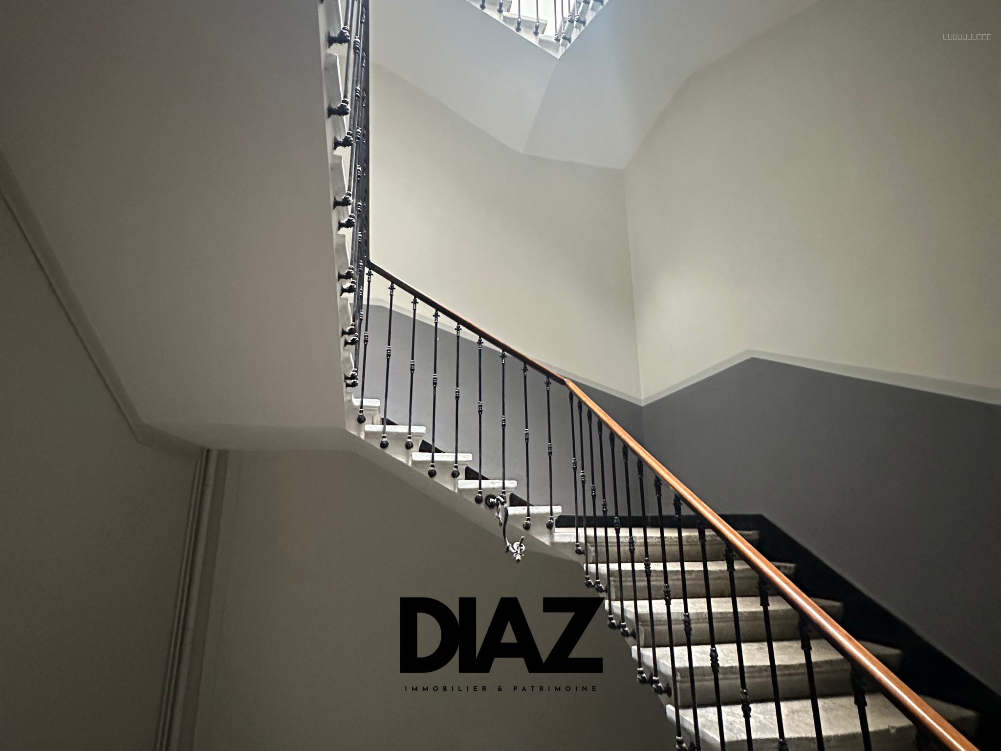 Appartement T5   142 m2   R+1 — photo 17