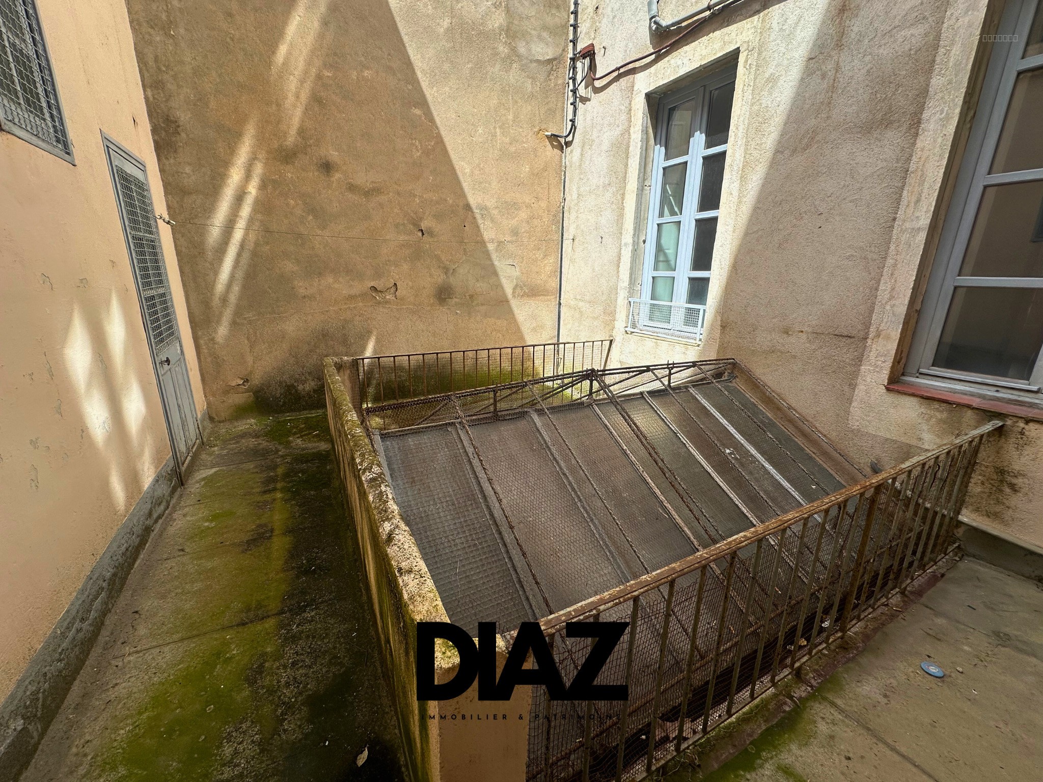 Appartement T5   142 m2   R+1 — photo 11