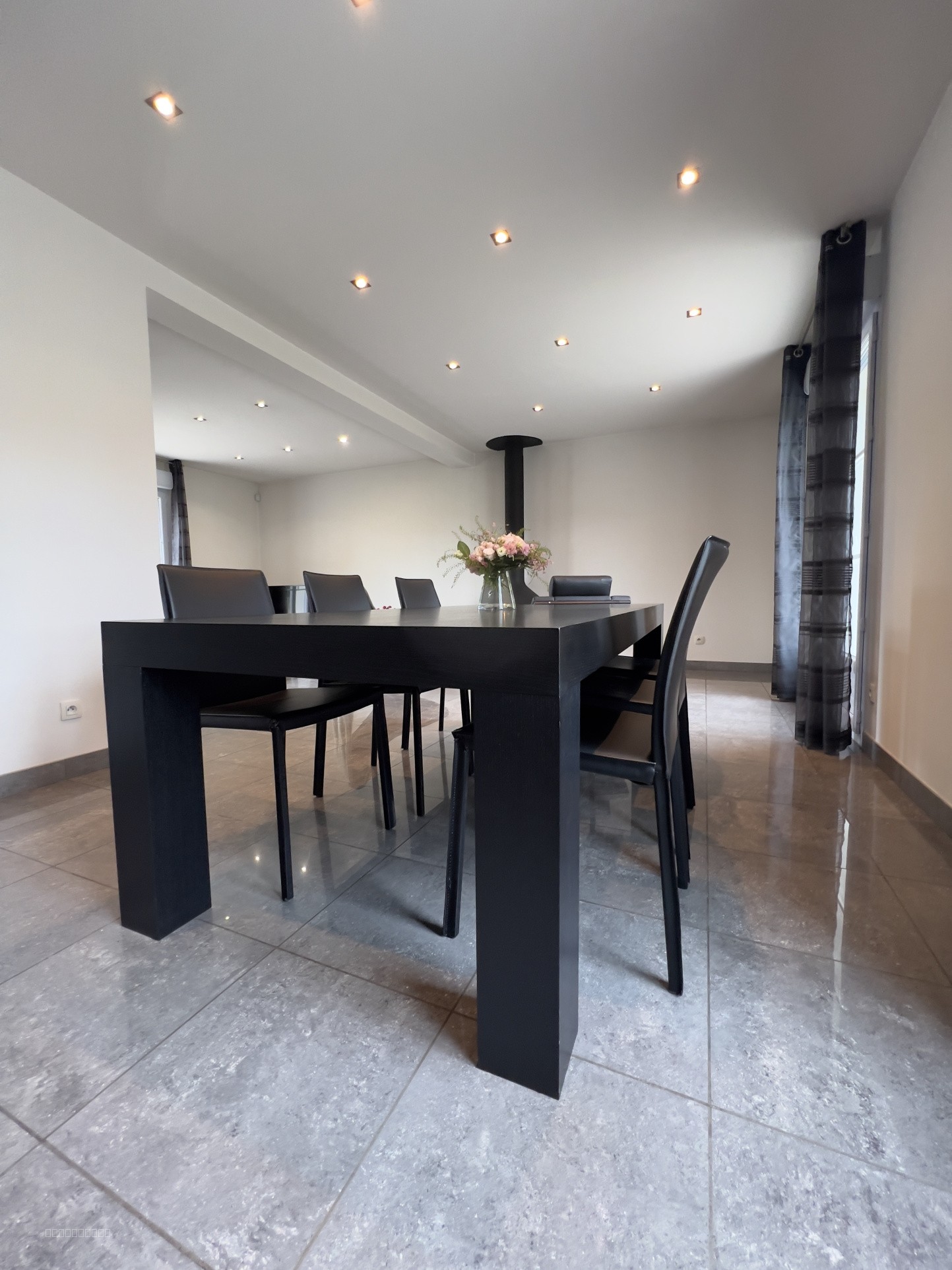 Aulnay Quartier Vieux Pays - Maison 5 Pièces - 3 chambres - Terrain 503 m2 - Sous-sol total - DPE C — photo 4