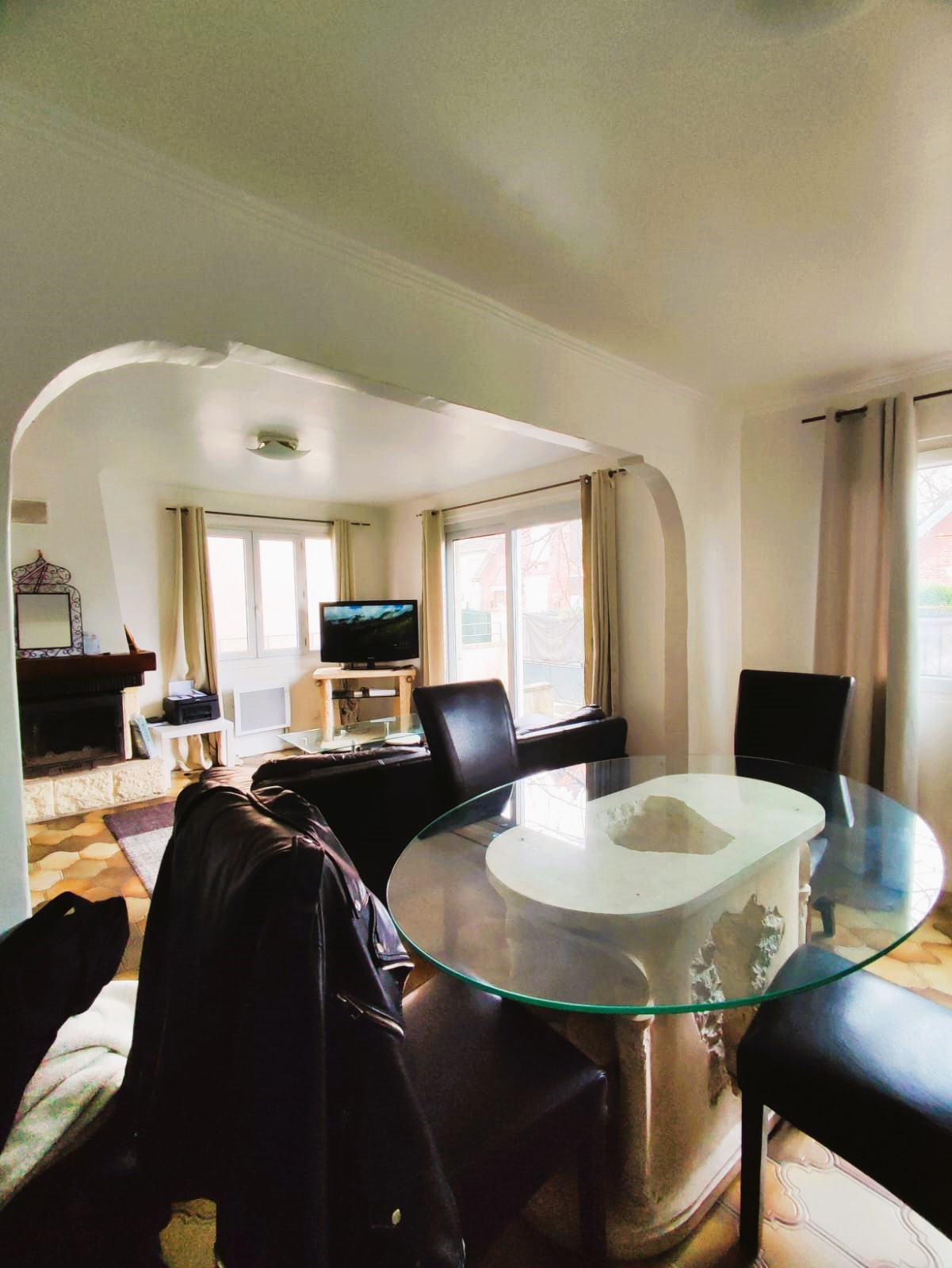 Idéal Grande Famille ! LE BLANC-MESNIL GARE RER B- Maison sur 3 étages avec 6 chambres — photo 3