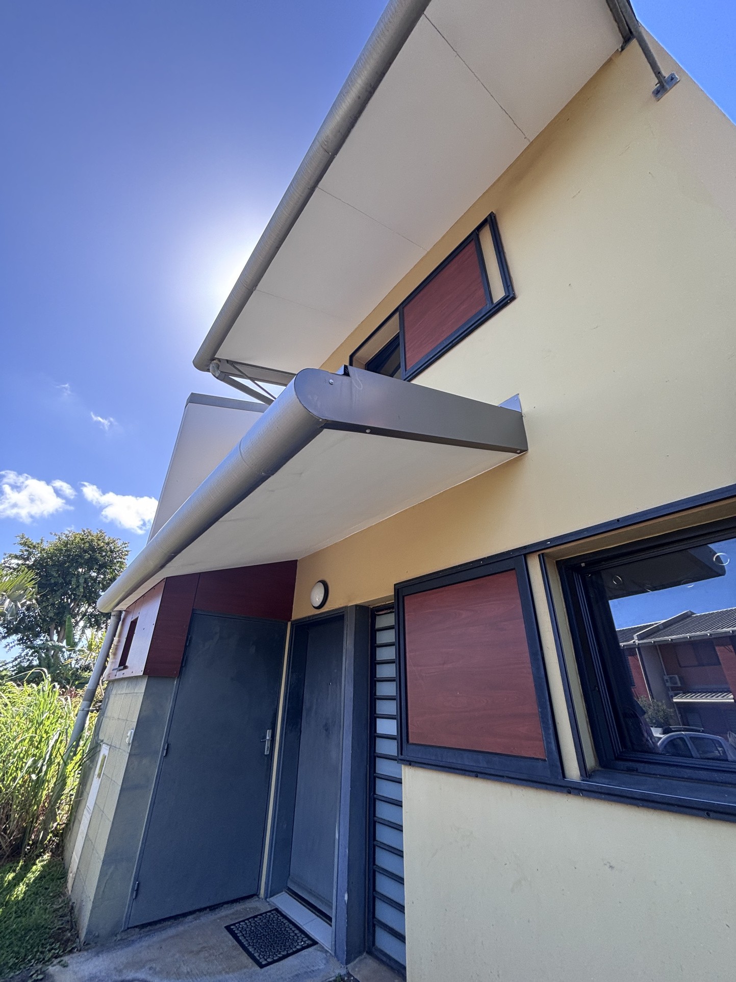 À vendre sur Sainte-Marie, maison de ville T3/4 avec piscine — photo 2