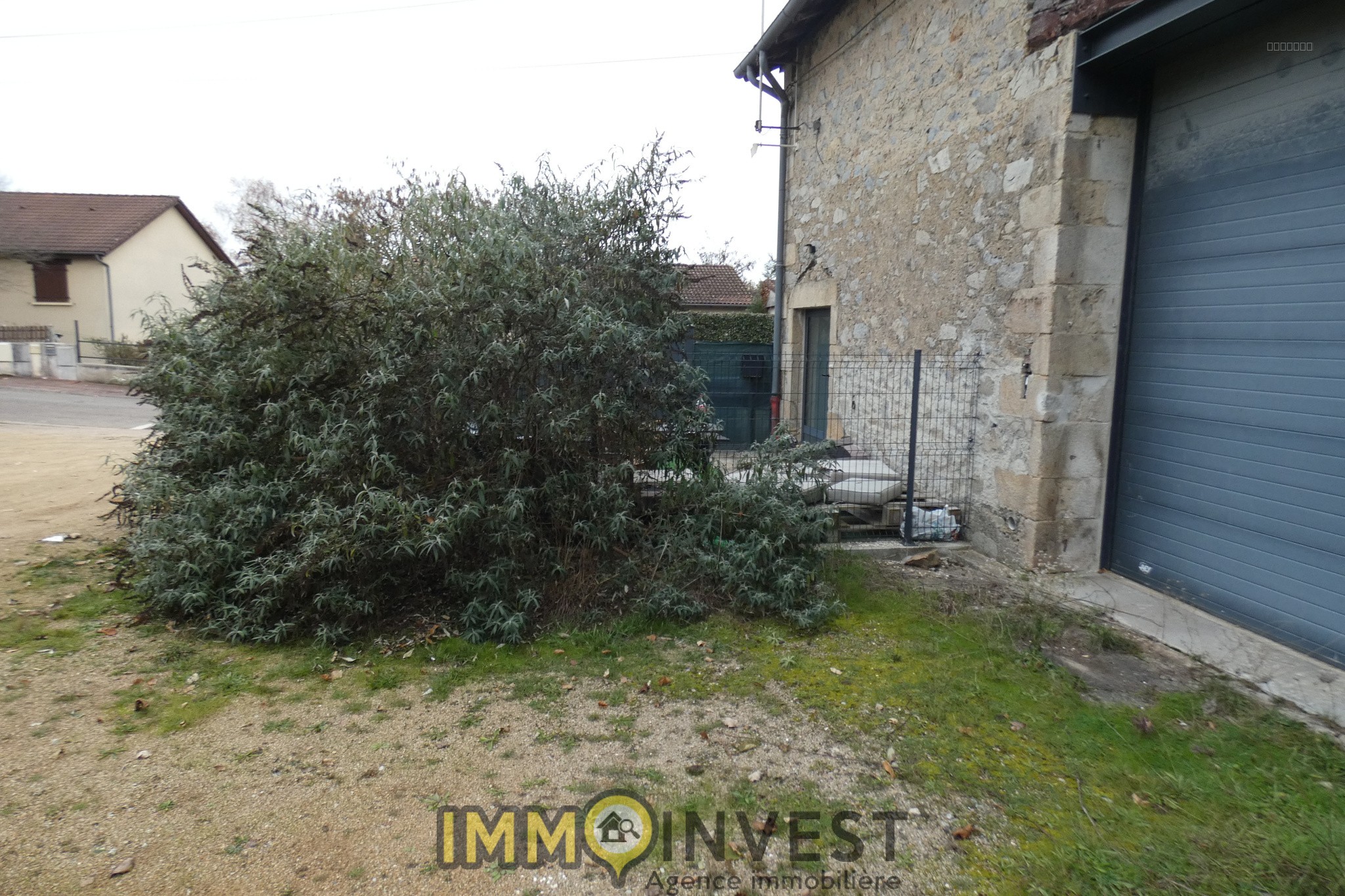 Entrepôt + terrain constructible — photo 3