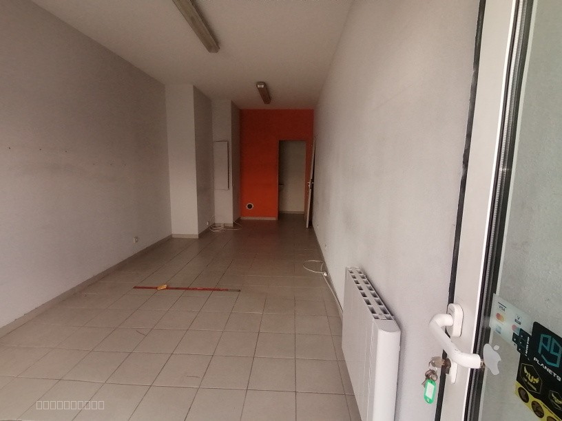 LOCAL COMMERCIAL HYPER CENTRE — photo 2