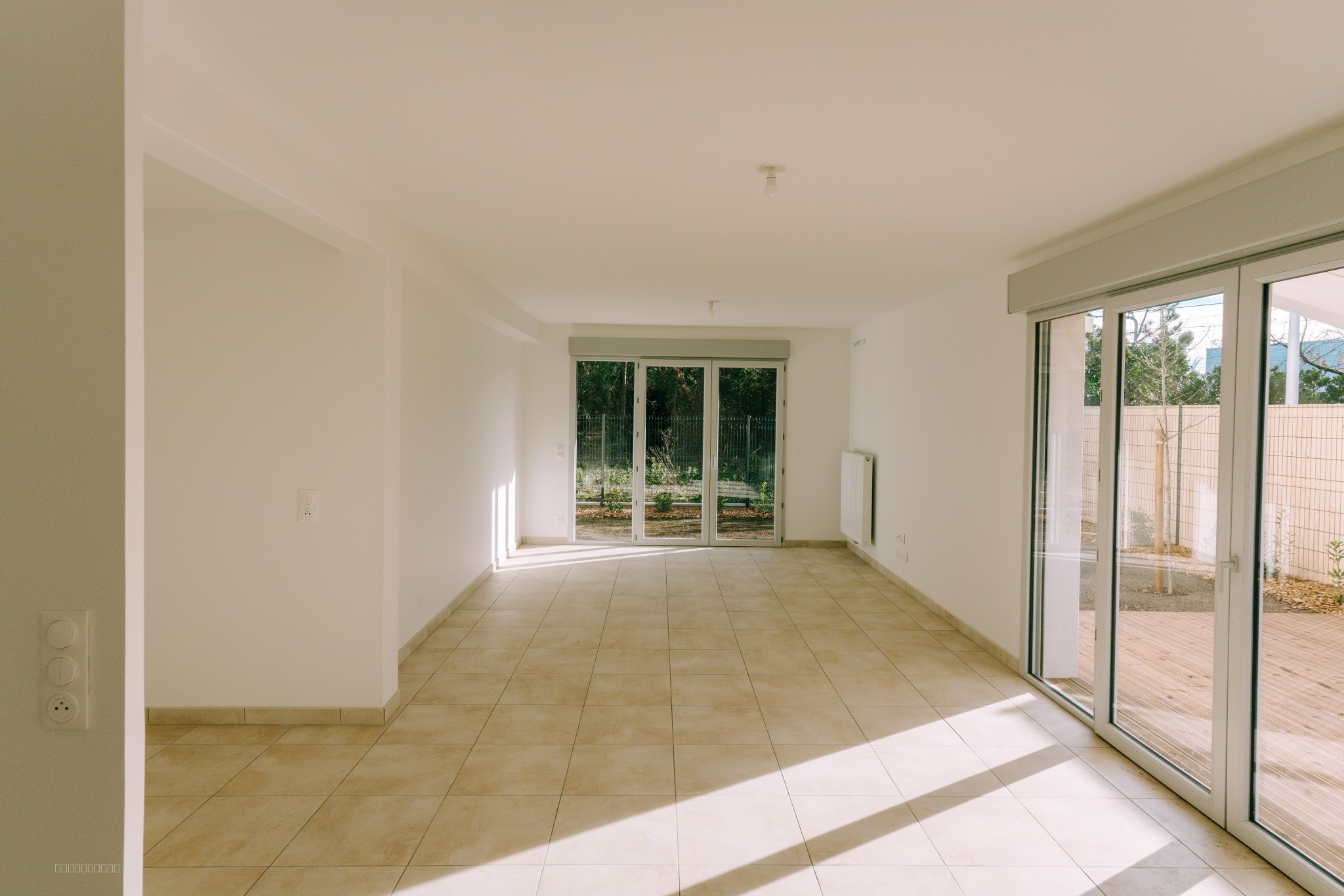 APPARTEMENT MEUBLE T4 EN RDC PROCHE CENTRE-VILLE ET GARE — photo 6