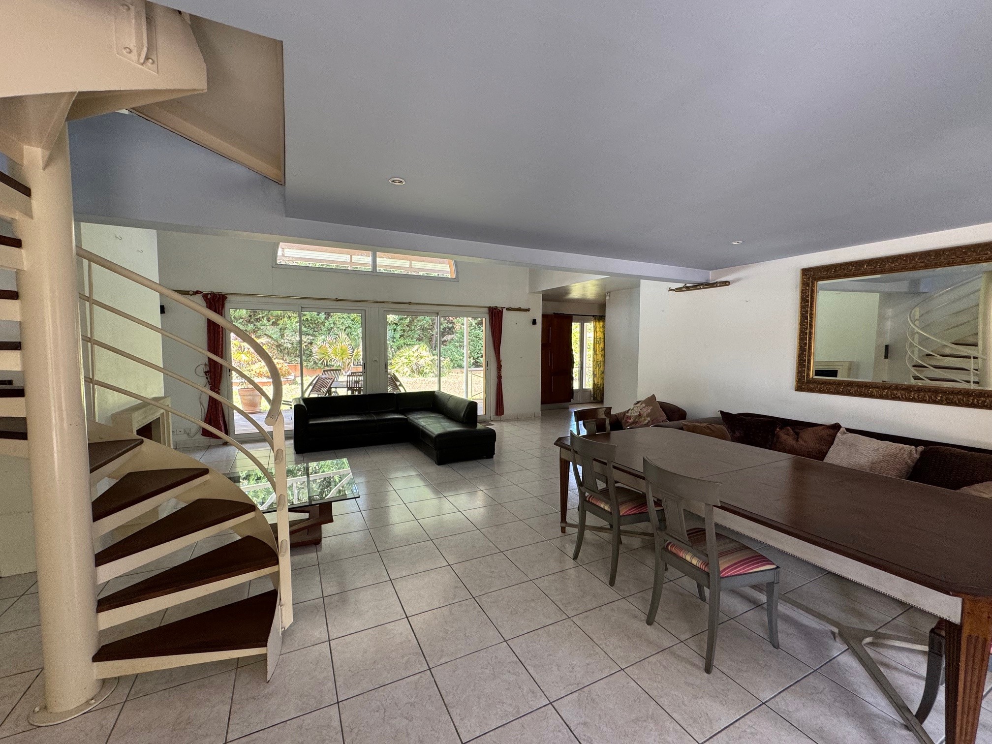 Superbe Villa T5 avec piscine, garages et annexe — photo 4