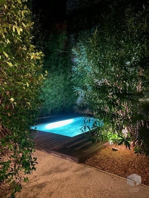 MONTELIMAR, maison de ville 350 m2 avec piscine — photo 16
