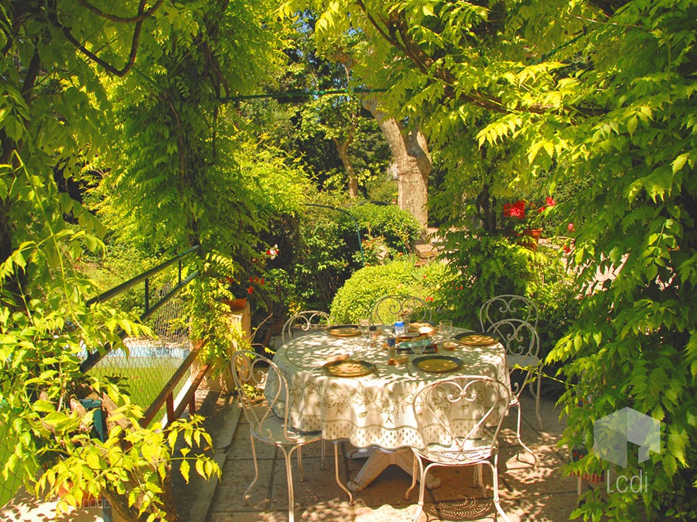 MONTELIMAR, maison 500 m2 avec dépendances — photo 20